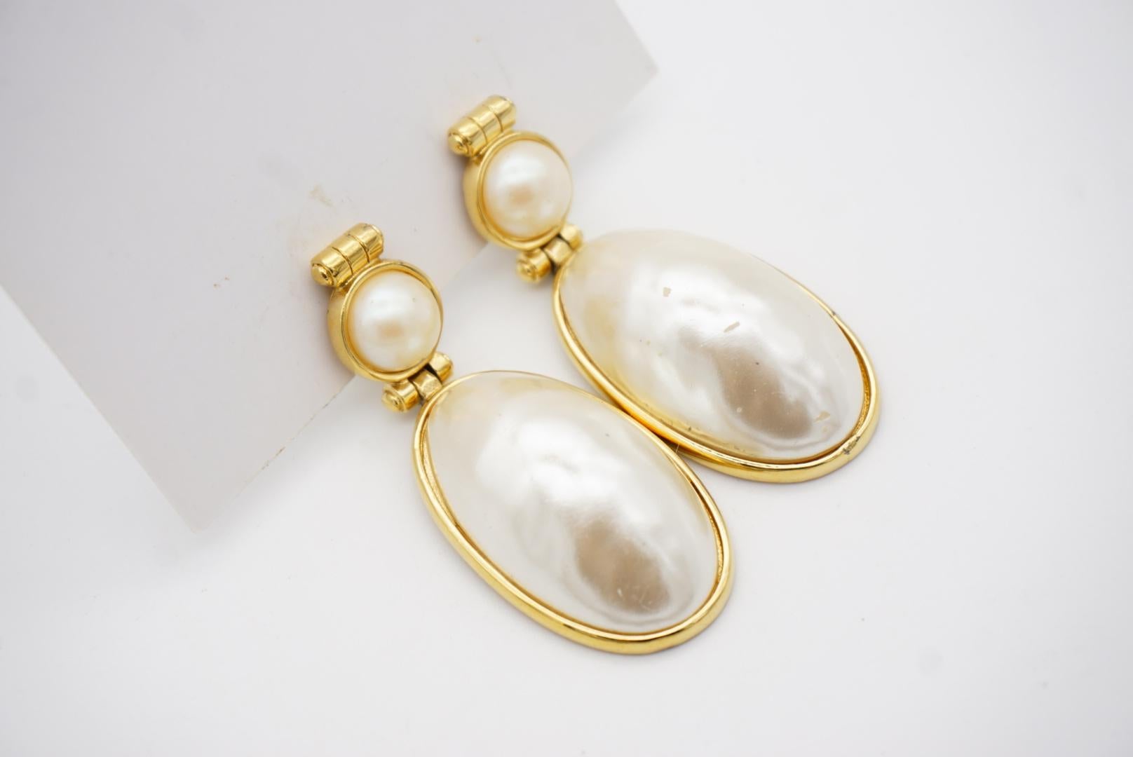 Givenchy Vintage 1980s Large White Oval Circle Pearl Elegant Drop Clip Earrings 5
