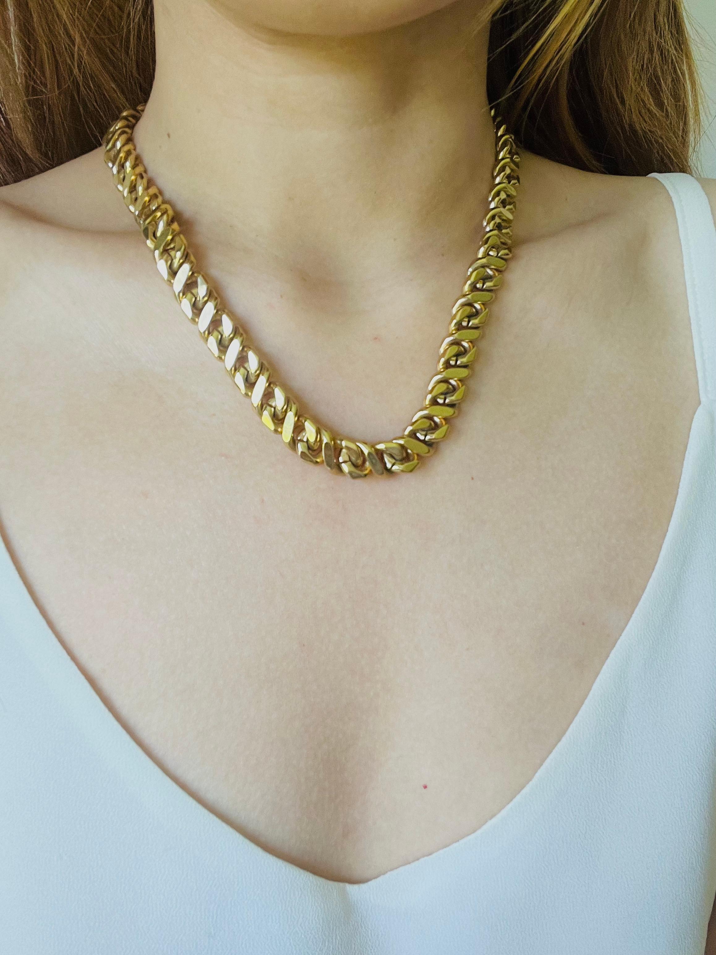 da uomo o donna Givenchy Vintage 1980 Logo Interlocked Link Snake Cuban Chunky Chain Necklace in vendita
