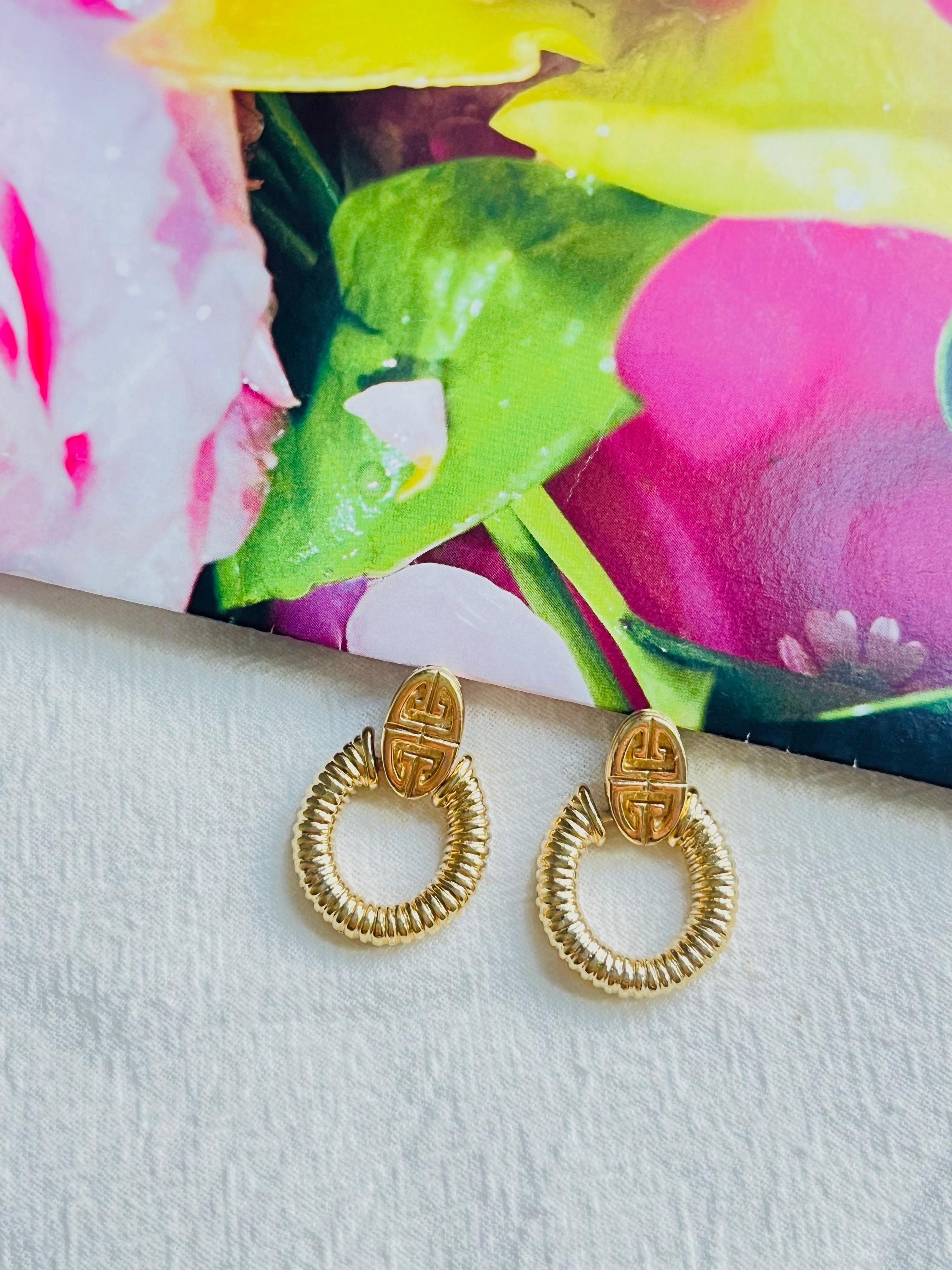 Givenchy Vintage 1980s Logo Monogram Door Knocker Oval Hoop Pierced Earrings In Good Condition For Sale In Wokingham, England