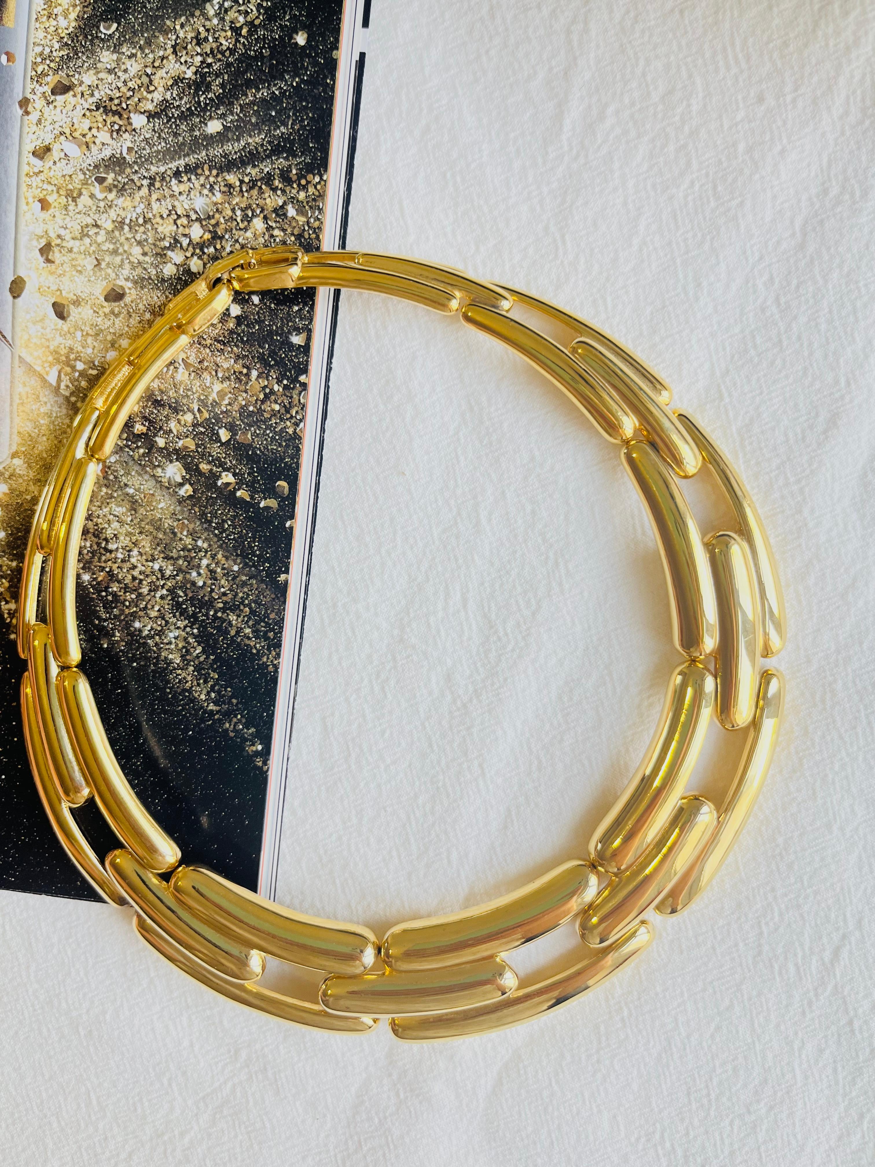 Givenchy Vintage 1970s Watch Link Interlock Collar Choker Chunky Gold Necklace In Excellent Condition In Wokingham, England