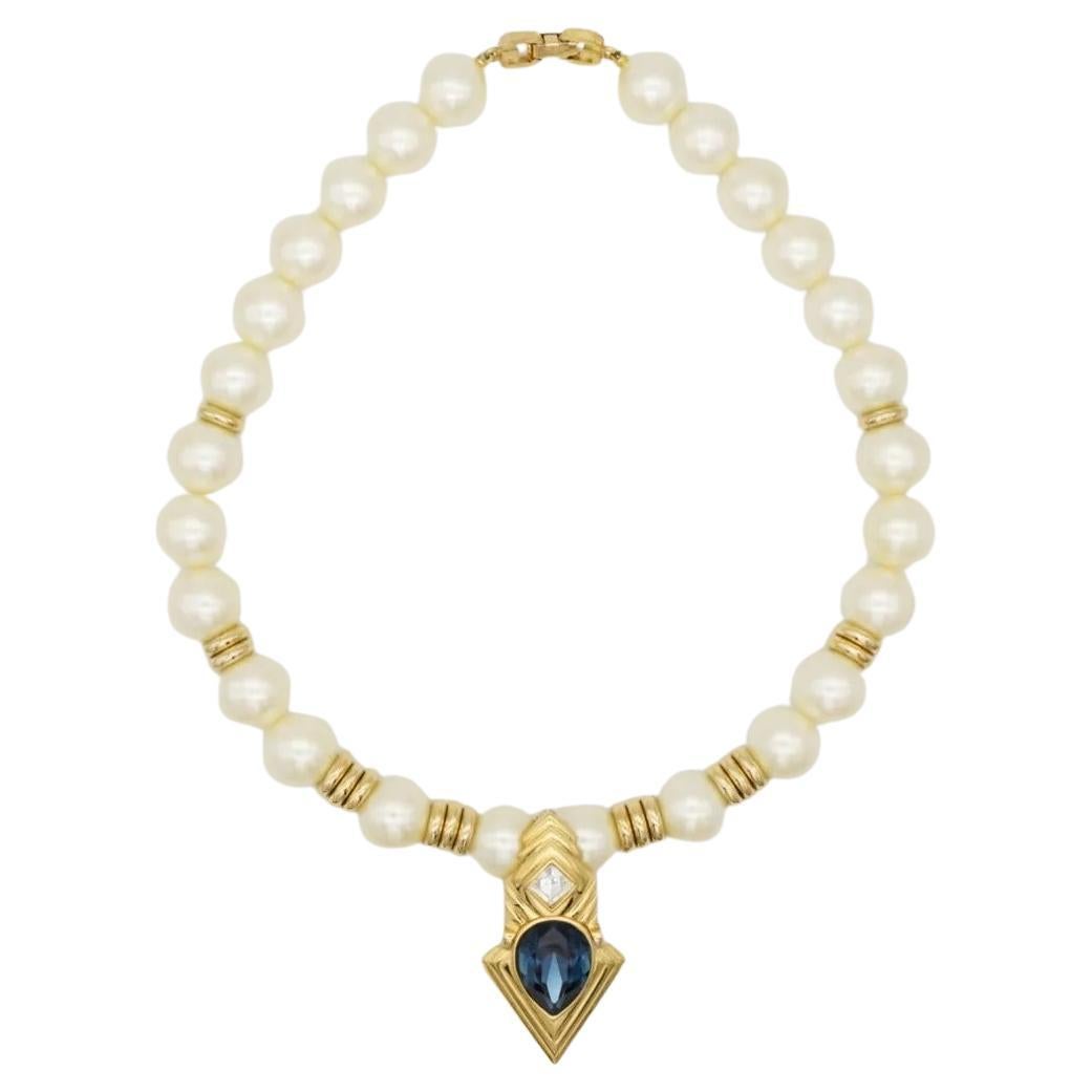 Givenchy Vintage Grande Collana di Perle Bianche con Cristalli di Zaffiro in vendita