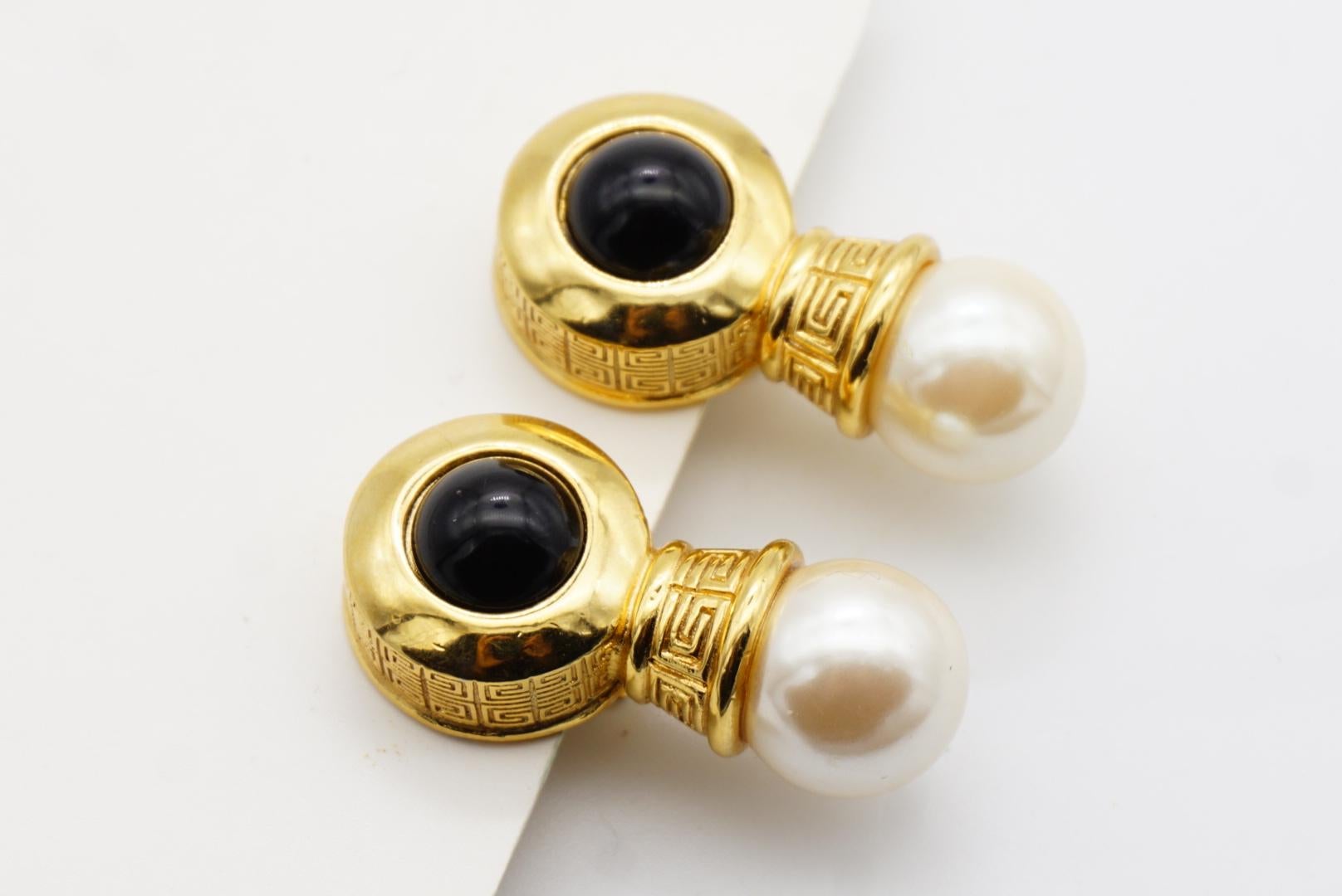 Givenchy Vintage 4G Logo Monogramm Onyx Cabochon Weiß Perle Gold Clip-Ohrringe im Angebot 5