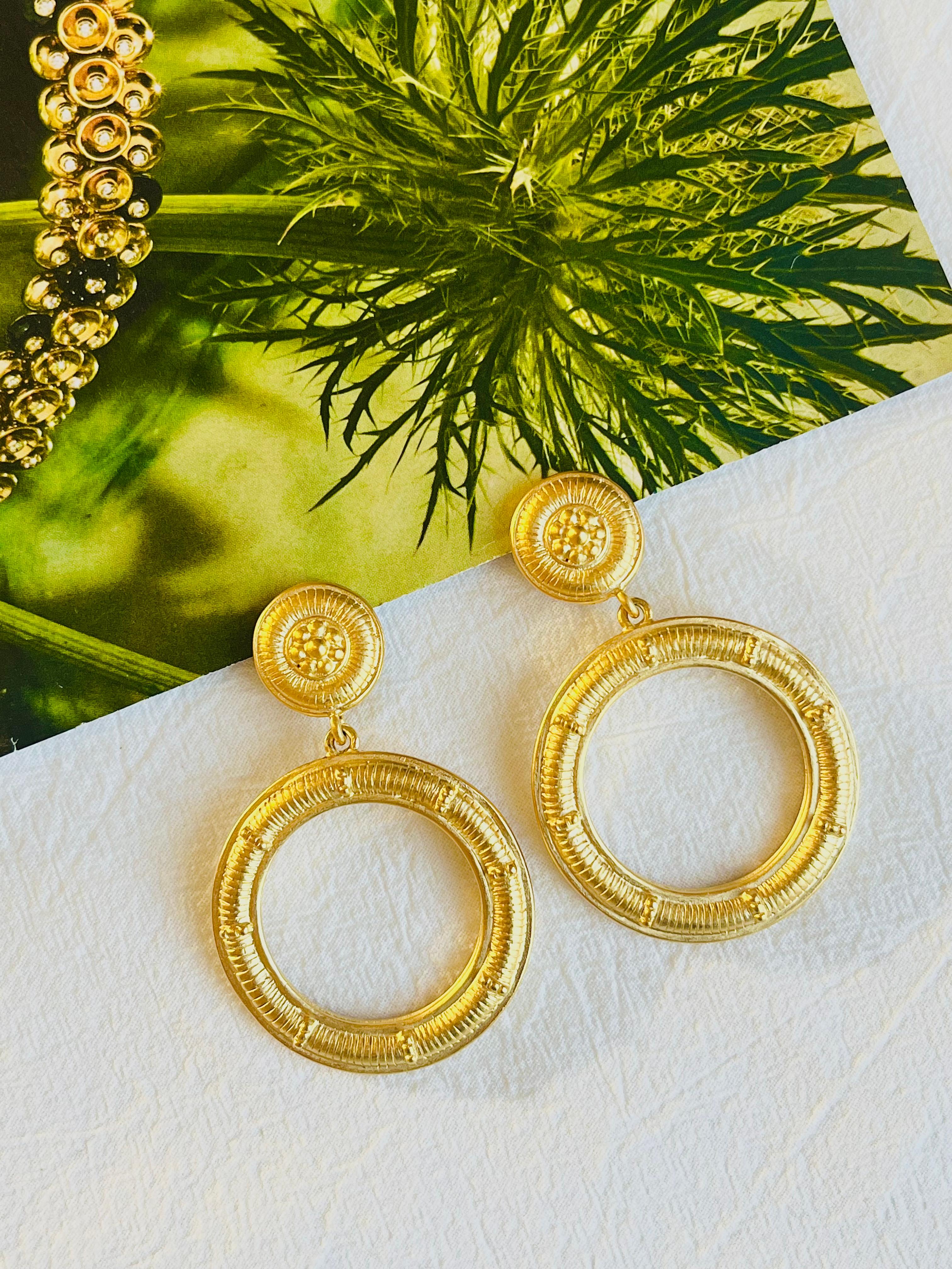 Aesthetic Movement Givenchy Vintage Baroque Large Round Circle Hoop Chunky Gold Drop Clip Earrings For Sale