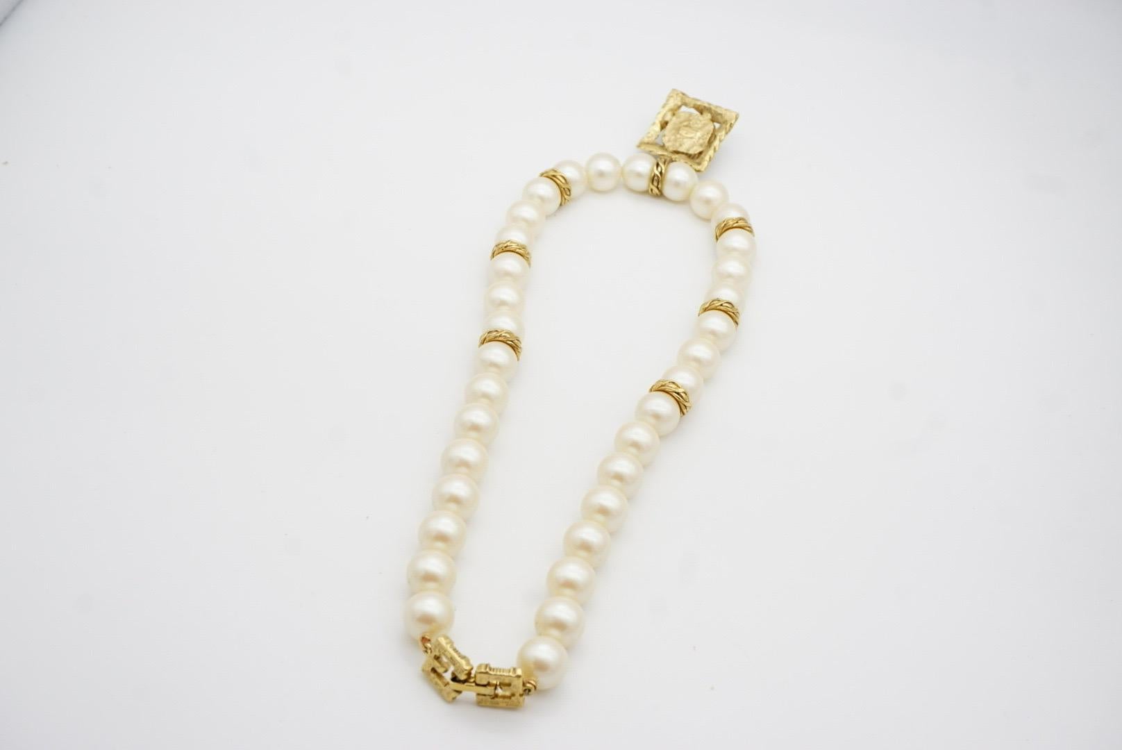 Givenchy Vintage Baroque Sapphire Square Pendant Large White Pearls Necklace For Sale 11