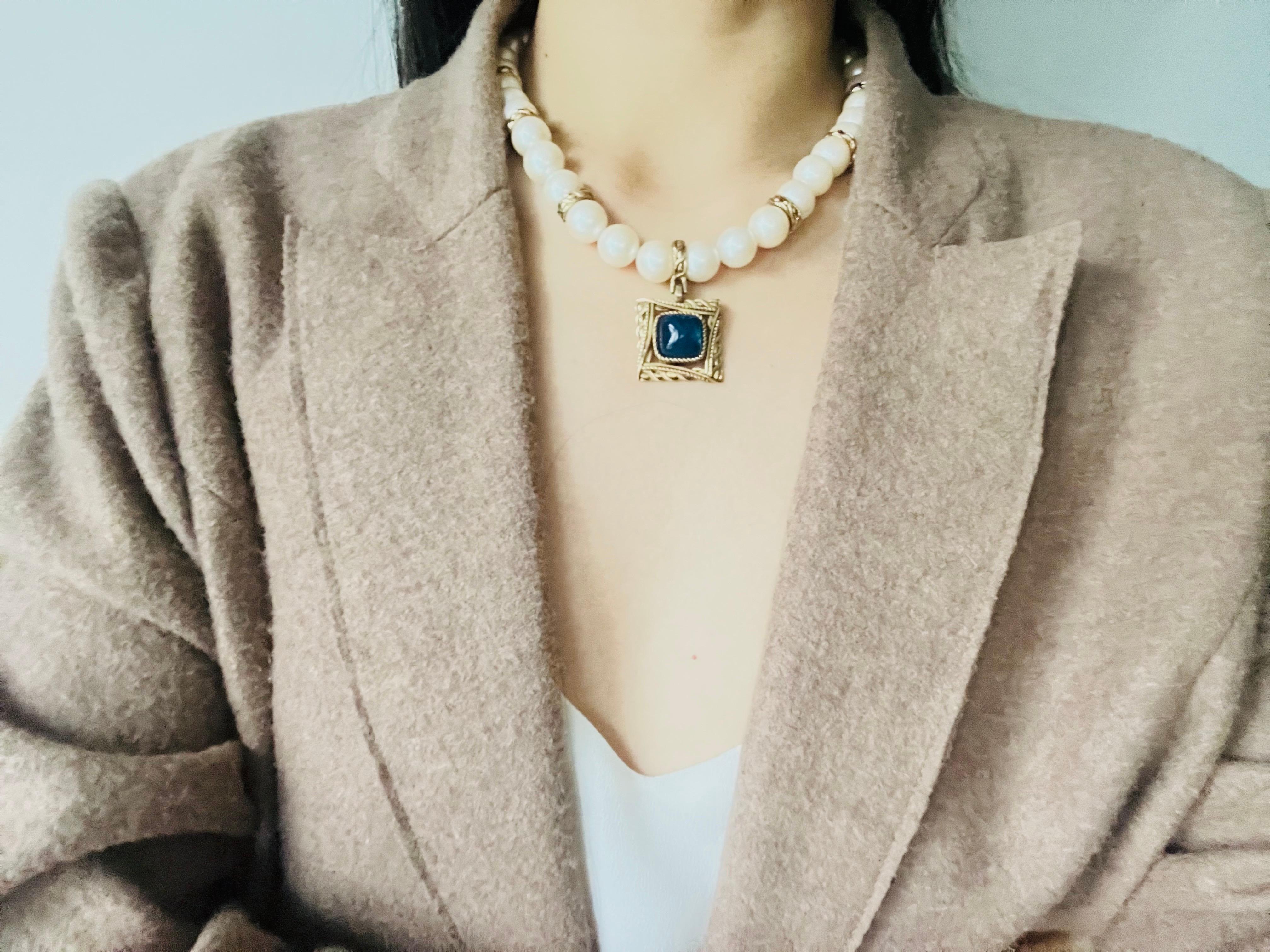 Givenchy Vintage Baroque Sapphire Square Pendant Large White Pearls Necklace For Sale 1