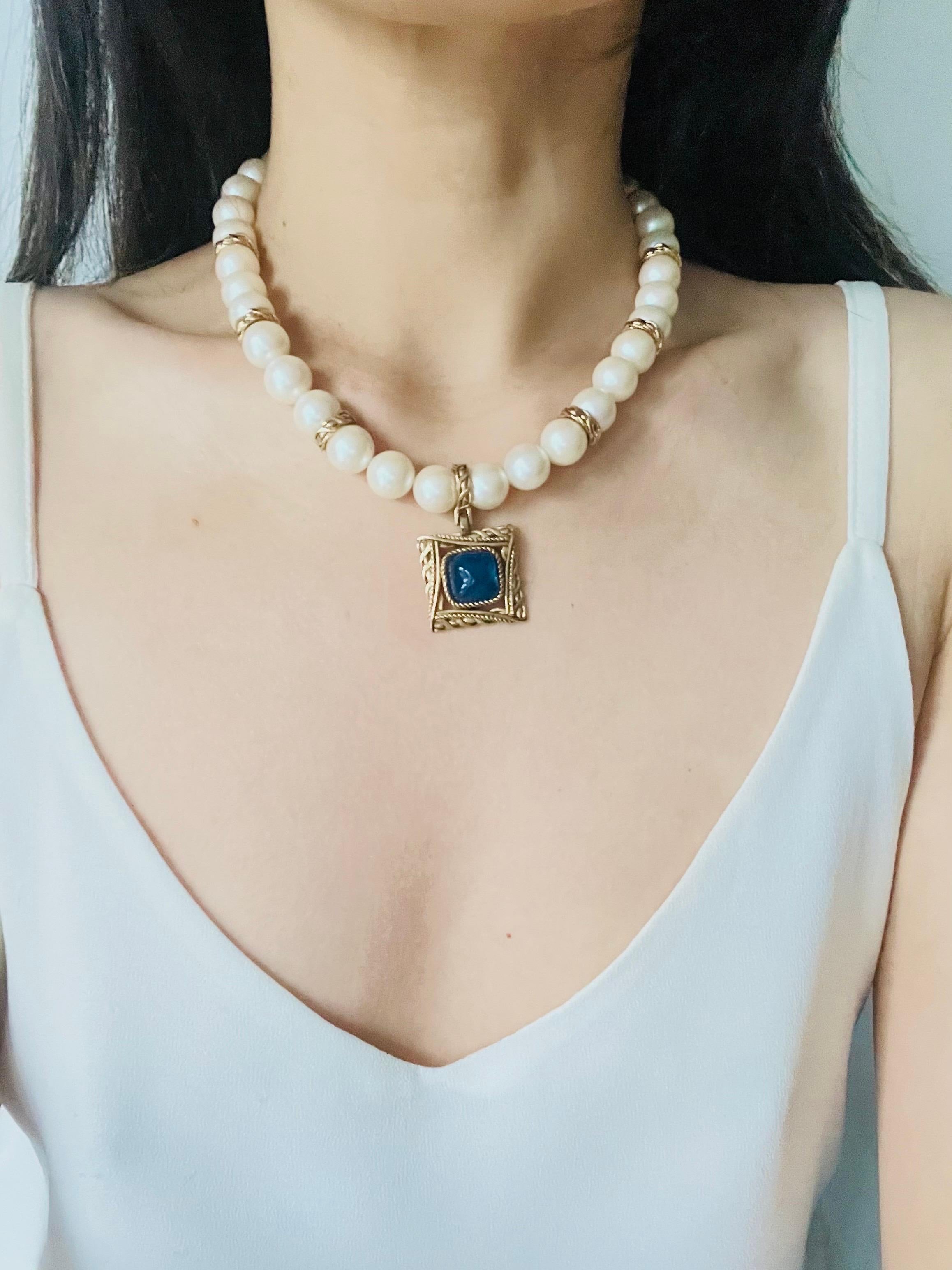 Givenchy Vintage Baroque Sapphire Square Pendant Large White Pearls Necklace For Sale 3