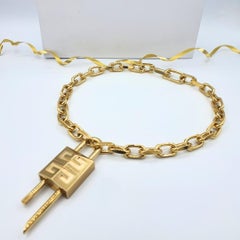 Collier Givenchy vintage à chaîne dorée avec cadenas, années 1980