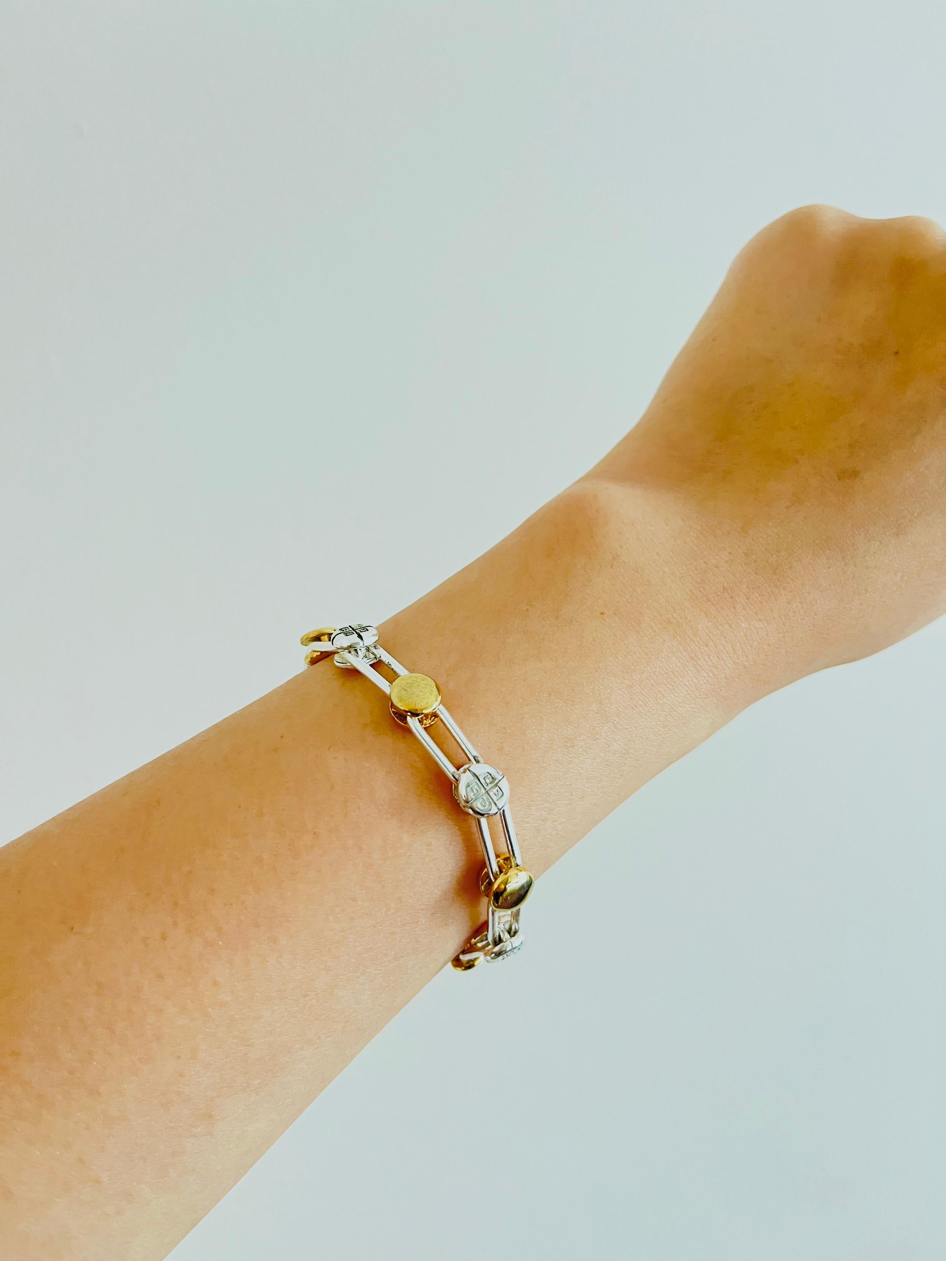 Givenchy Vintage Iconic 4G Logo Monogram Interlocked Linked 2 Set, Silver Gold en vente 4