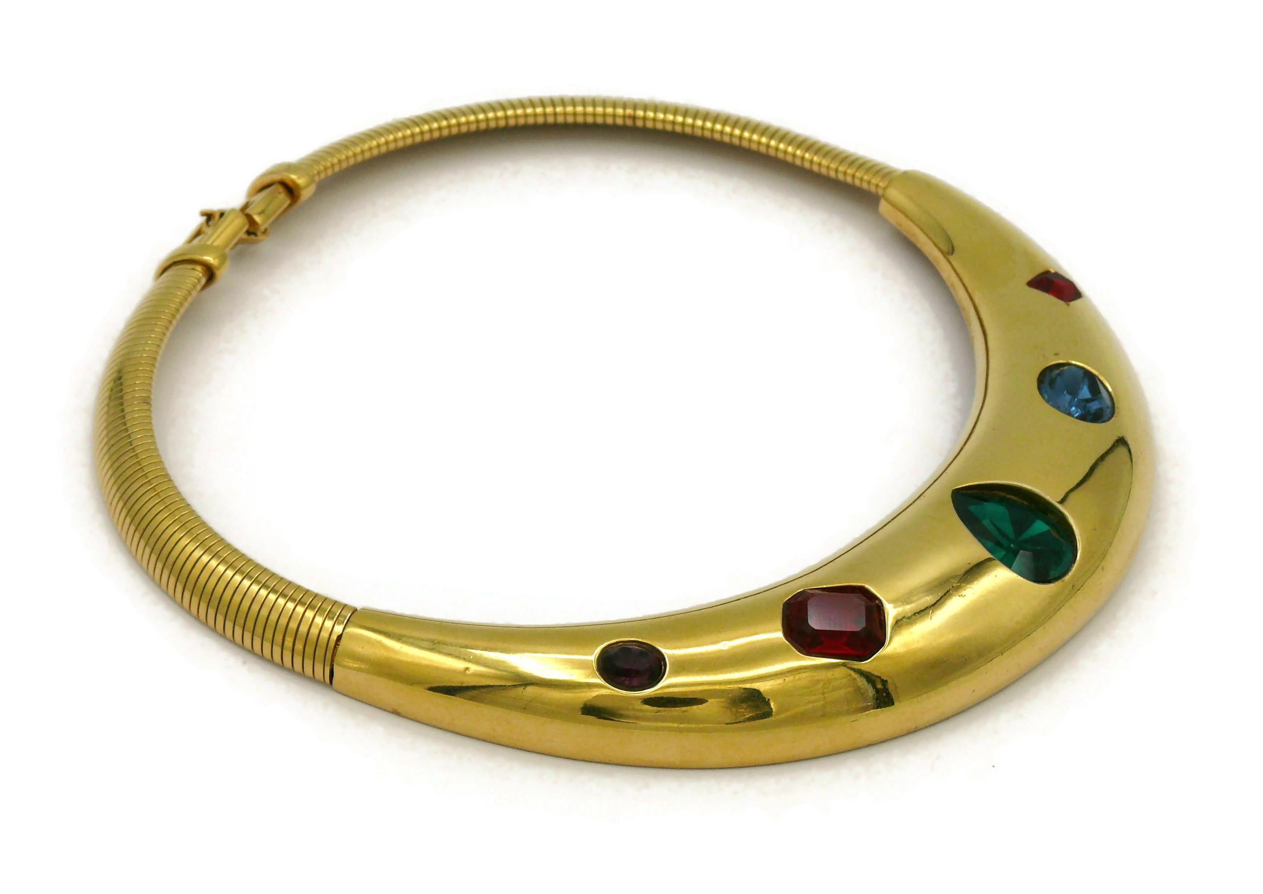 GIVENCHY Vintage Jewelled Gold Tone Collar Necklace In Good Condition For Sale In Nice, FR