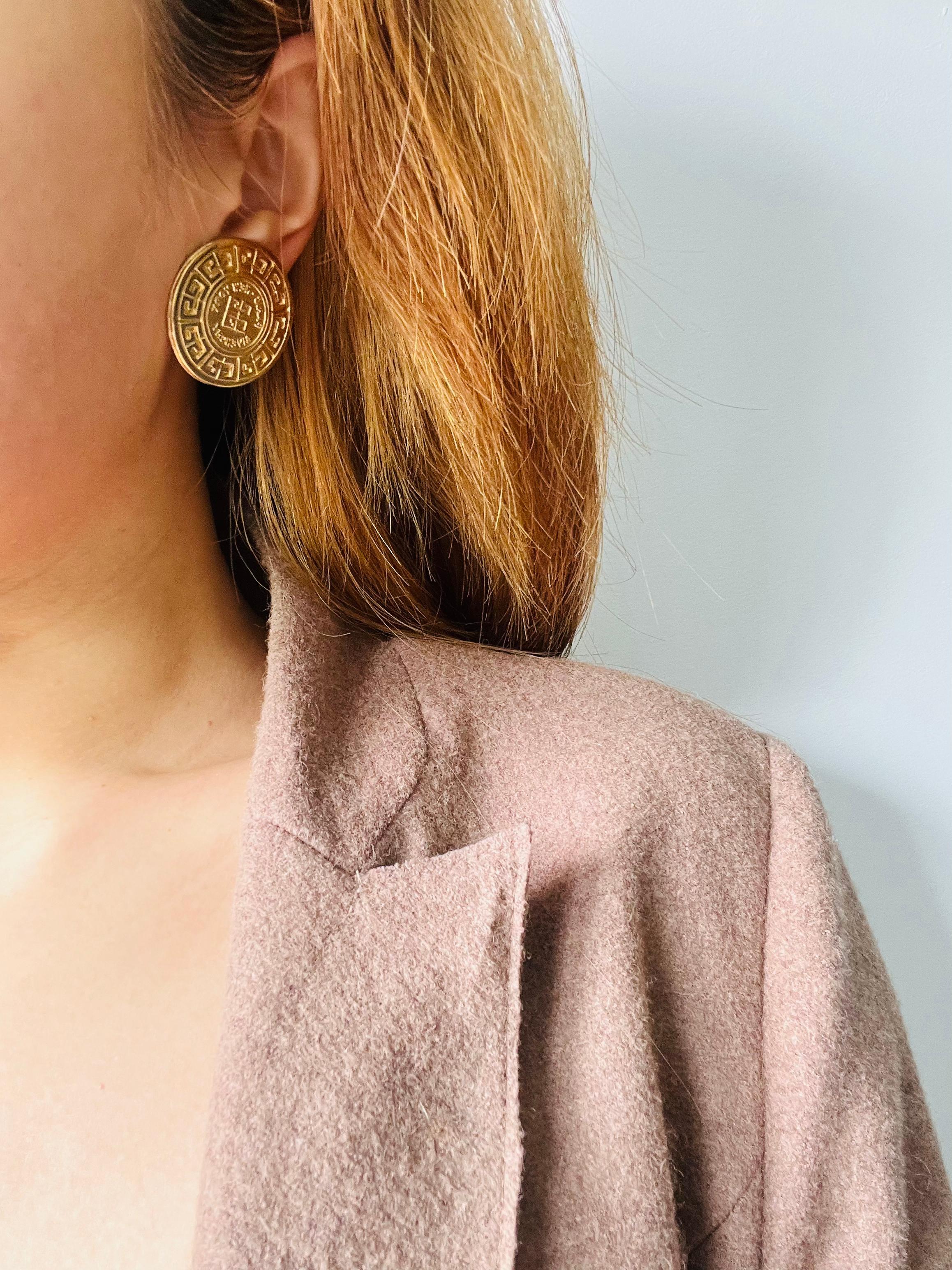 Givenchy Vintage Large 4G Logo Monogram Relief Medallion Button Clip Earrings For Sale 1