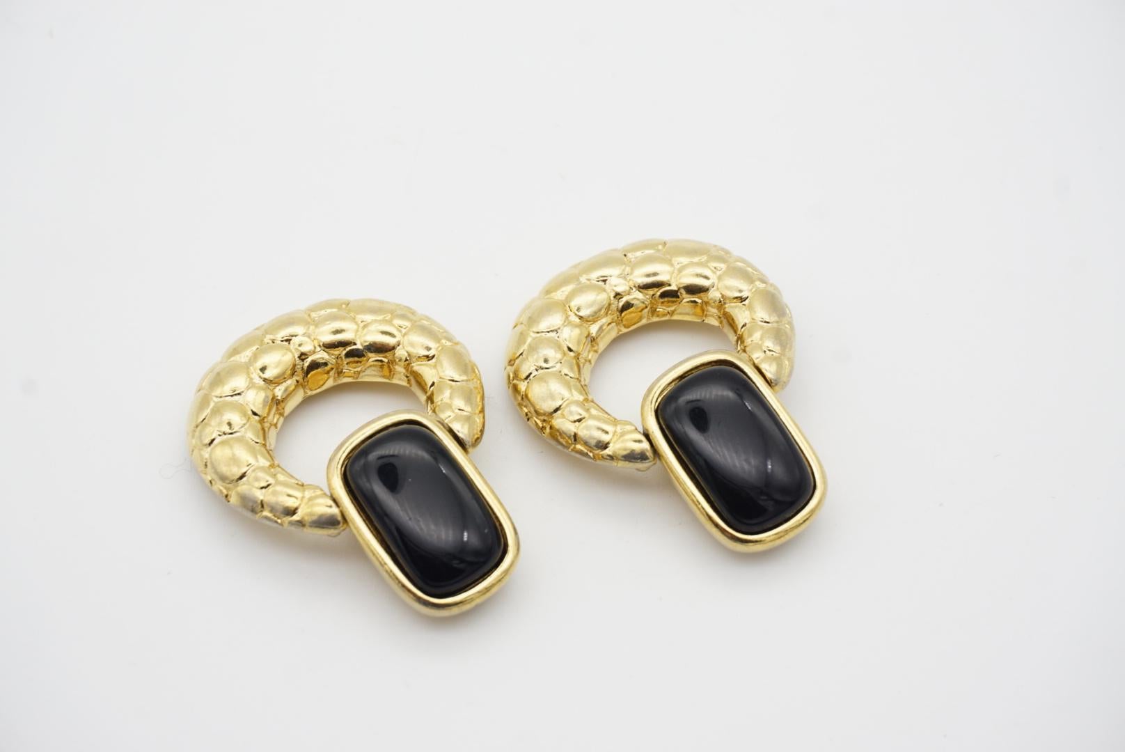 Givenchy Vintage Large Black Enamel Circle Knocker Chunky Drop Clip On Earrings In Good Condition For Sale In Wokingham, England