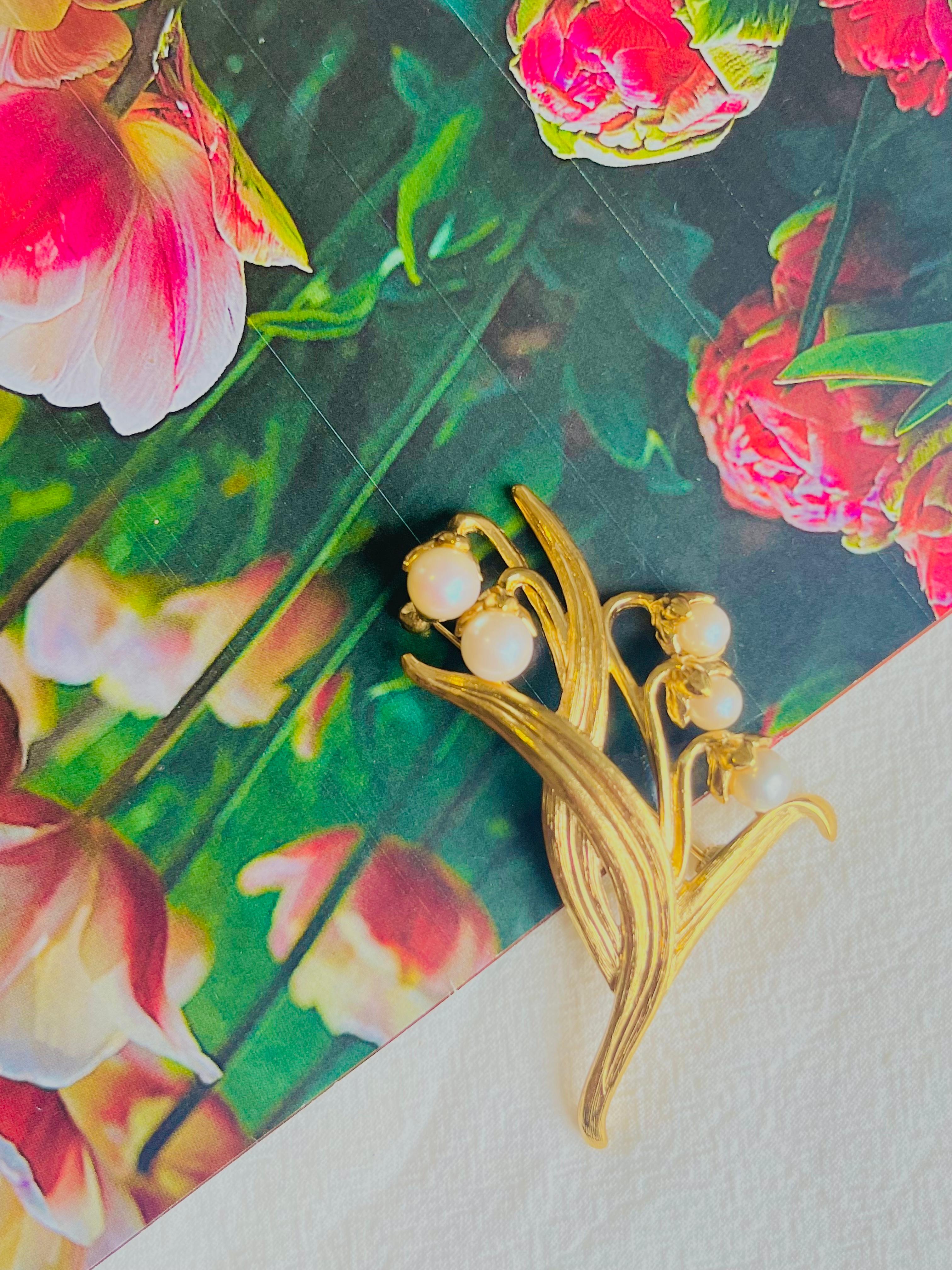 Women's or Men's Givenchy Vintage Large Lily Of The Valley White Pearls Bell Flower Leaf Brooch