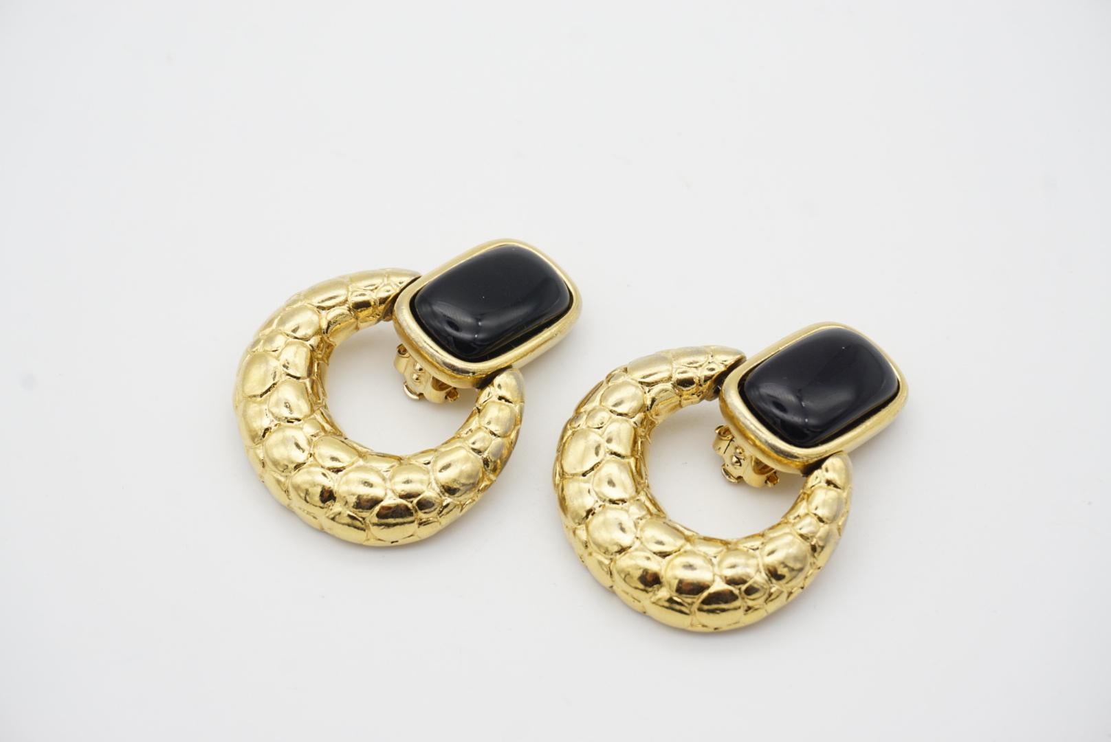 Givenchy Vintage Large Onyx Black Cabochon Knocker Chunky Hoop Clip Earrings For Sale 5