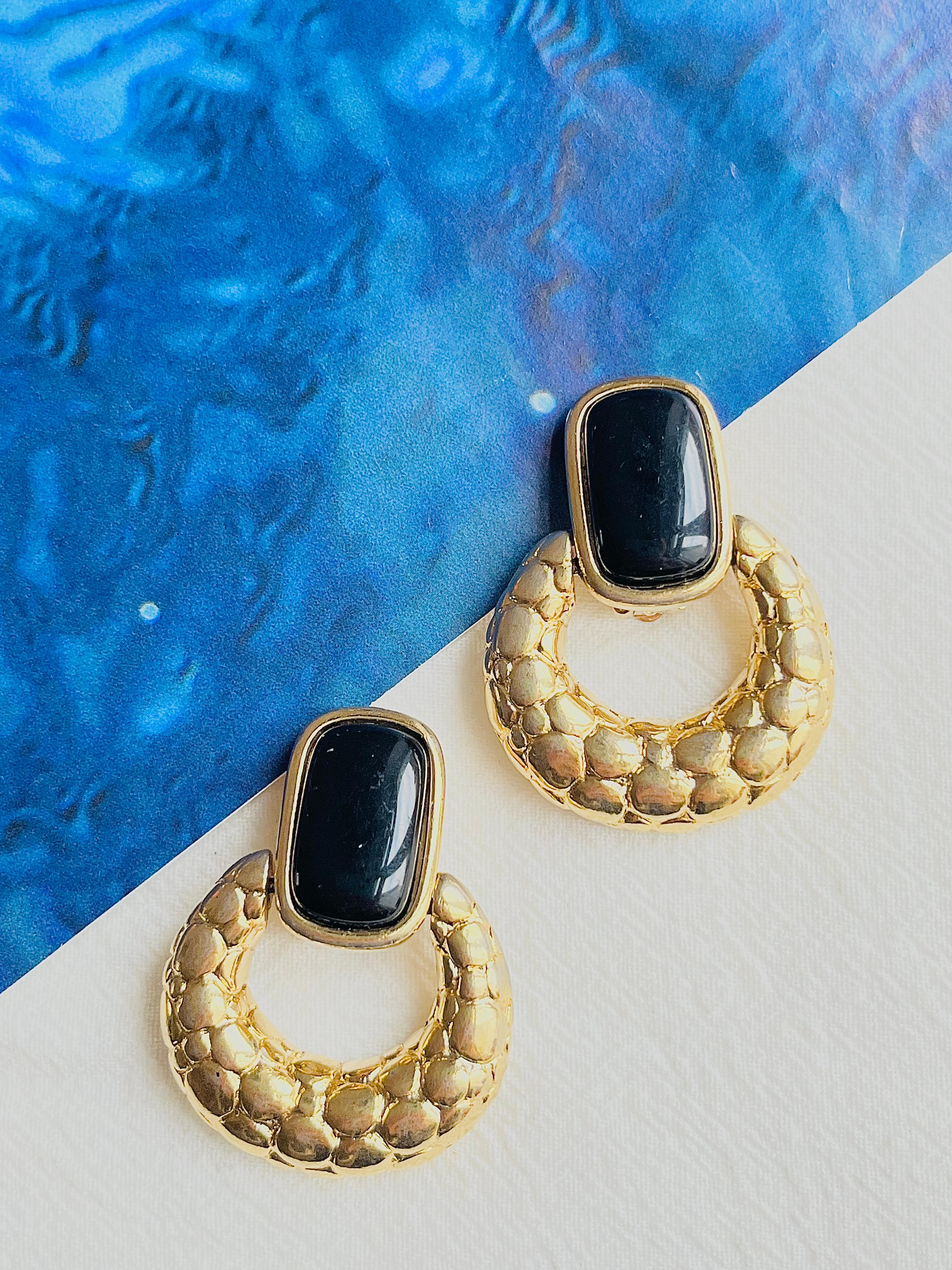 Givenchy Vintage Large Onyx Black Cabochon Knocker Chunky Hoop Clip Earrings In Good Condition For Sale In Wokingham, England
