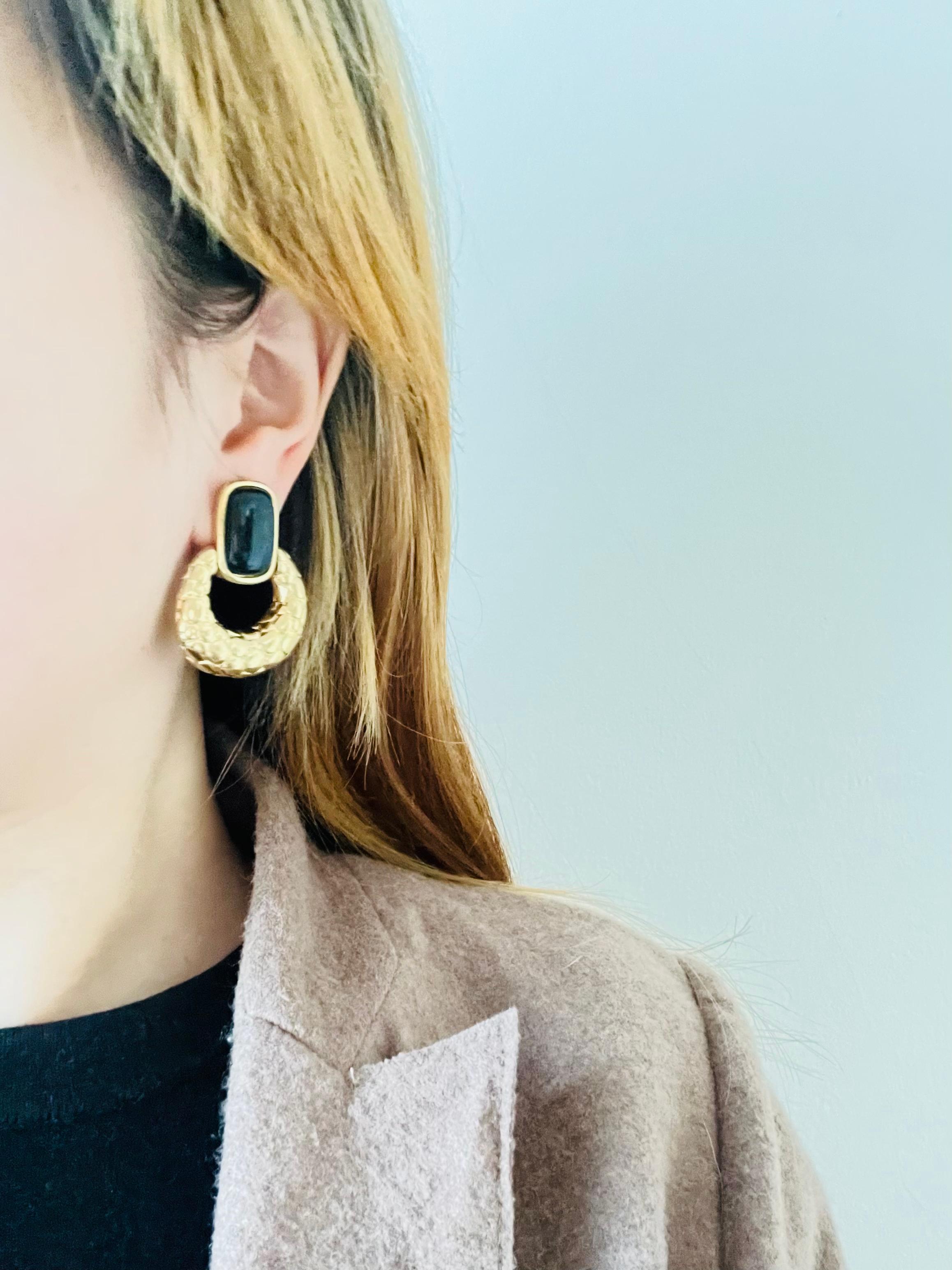 Givenchy Vintage Large Onyx Black Cabochon Knocker Chunky Hoop Clip Earrings For Sale 1