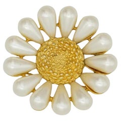 Givenchy Vintage Large Round Openwork Petal Pearls White Daisy Flower Brooch