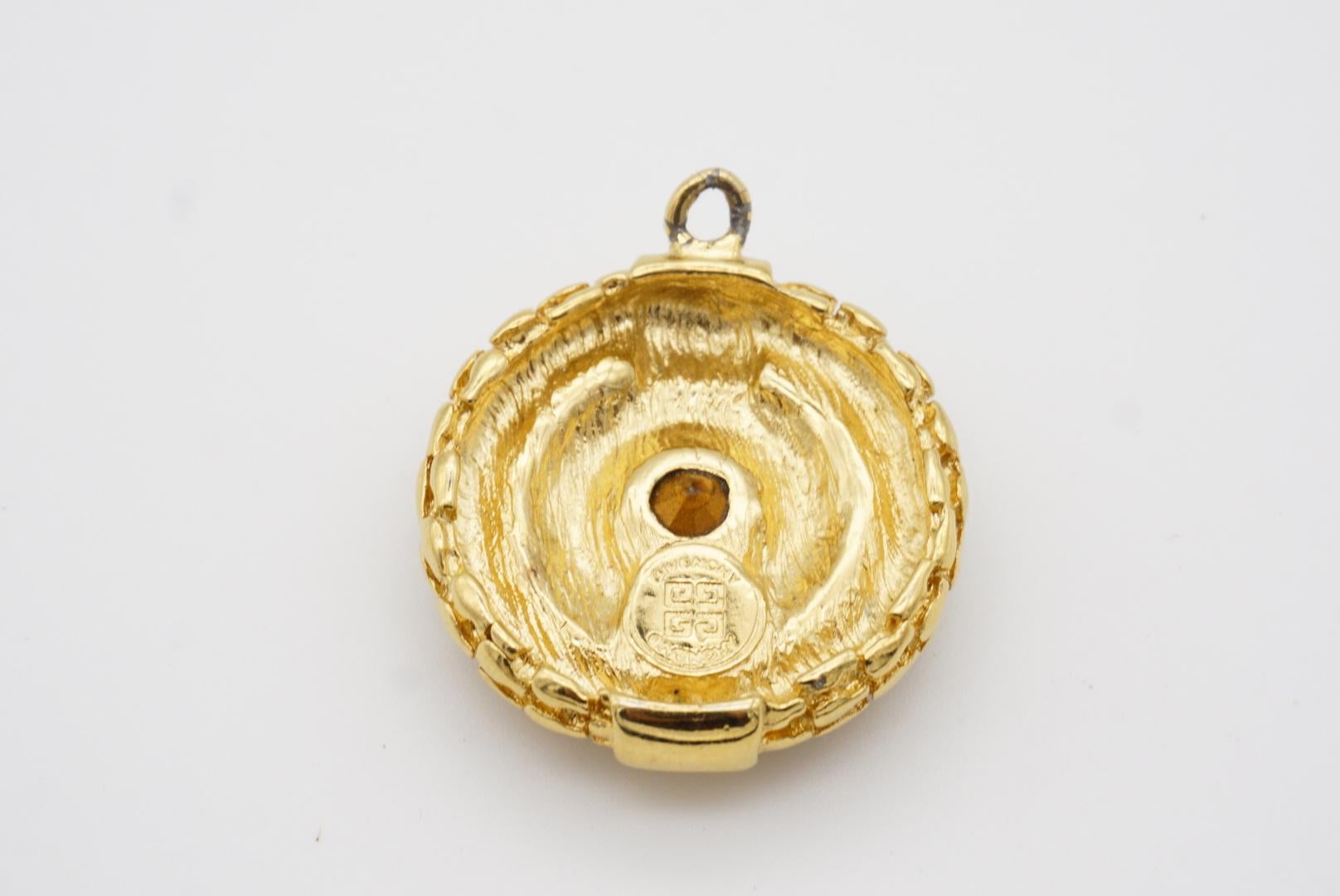 Givenchy Vintage Large Textured Round Polygon Sparking Crystal Gold Pendant For Sale 7
