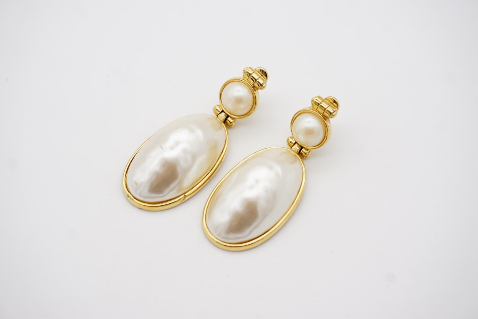 Givenchy Vintage Large White Oval Circle Pearl Elegant Drop Gold Clip Earrings  For Sale 5