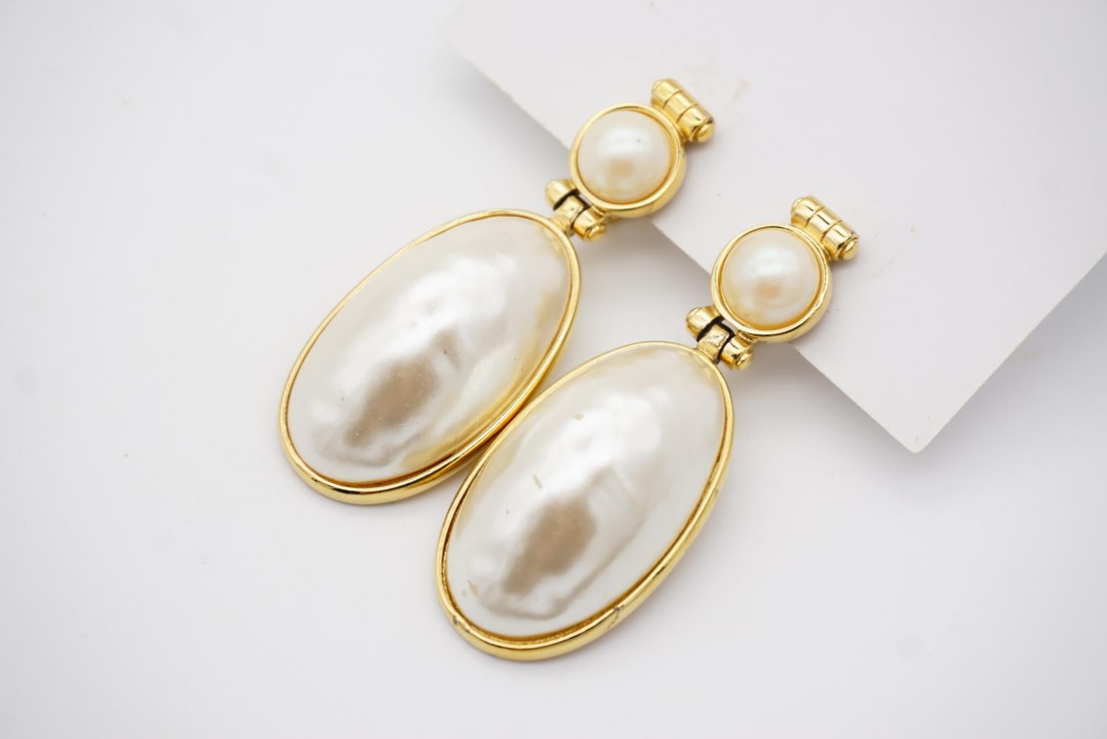 Givenchy Vintage Large White Oval Circle Pearl Elegant Drop Gold Clip Earrings  For Sale 3