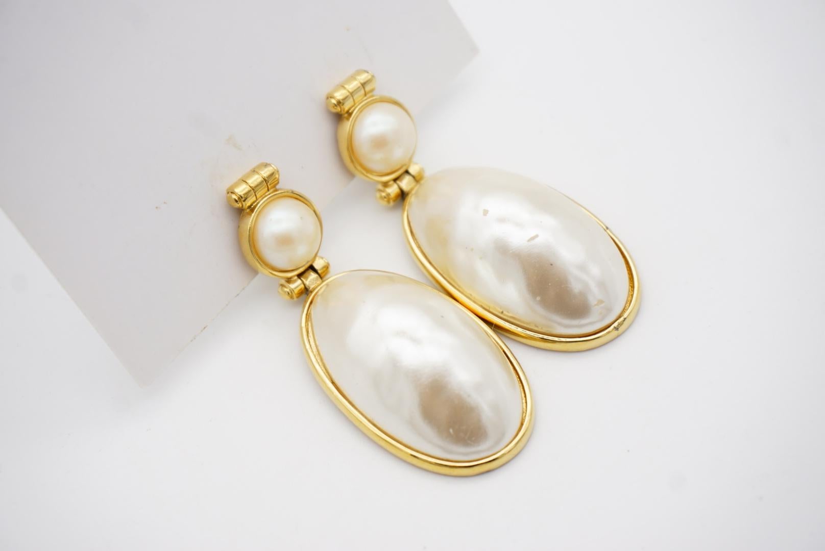 Givenchy Vintage Large White Oval Circle Pearl Elegant Drop Gold Clip Earrings  For Sale 4