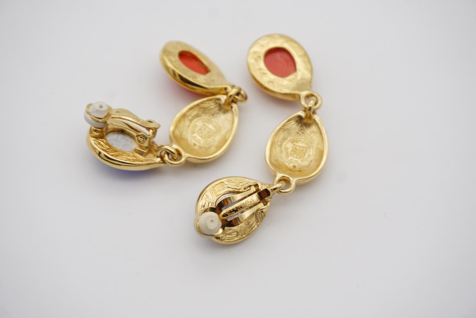 Givenchy Vintage Lange Saphir-Korallen-Kristalle-Cabochon-Wassertropfen-Ohrclips im Angebot 6