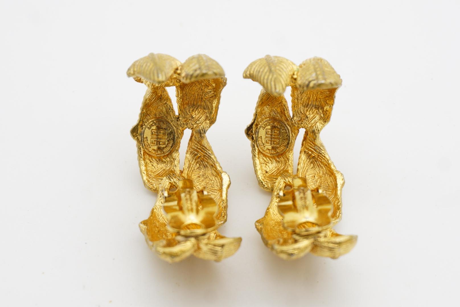 Givenchy Vintage Massive Double Leaf Circle Hoop Dome Chunky Clip Gold Earrings For Sale 9
