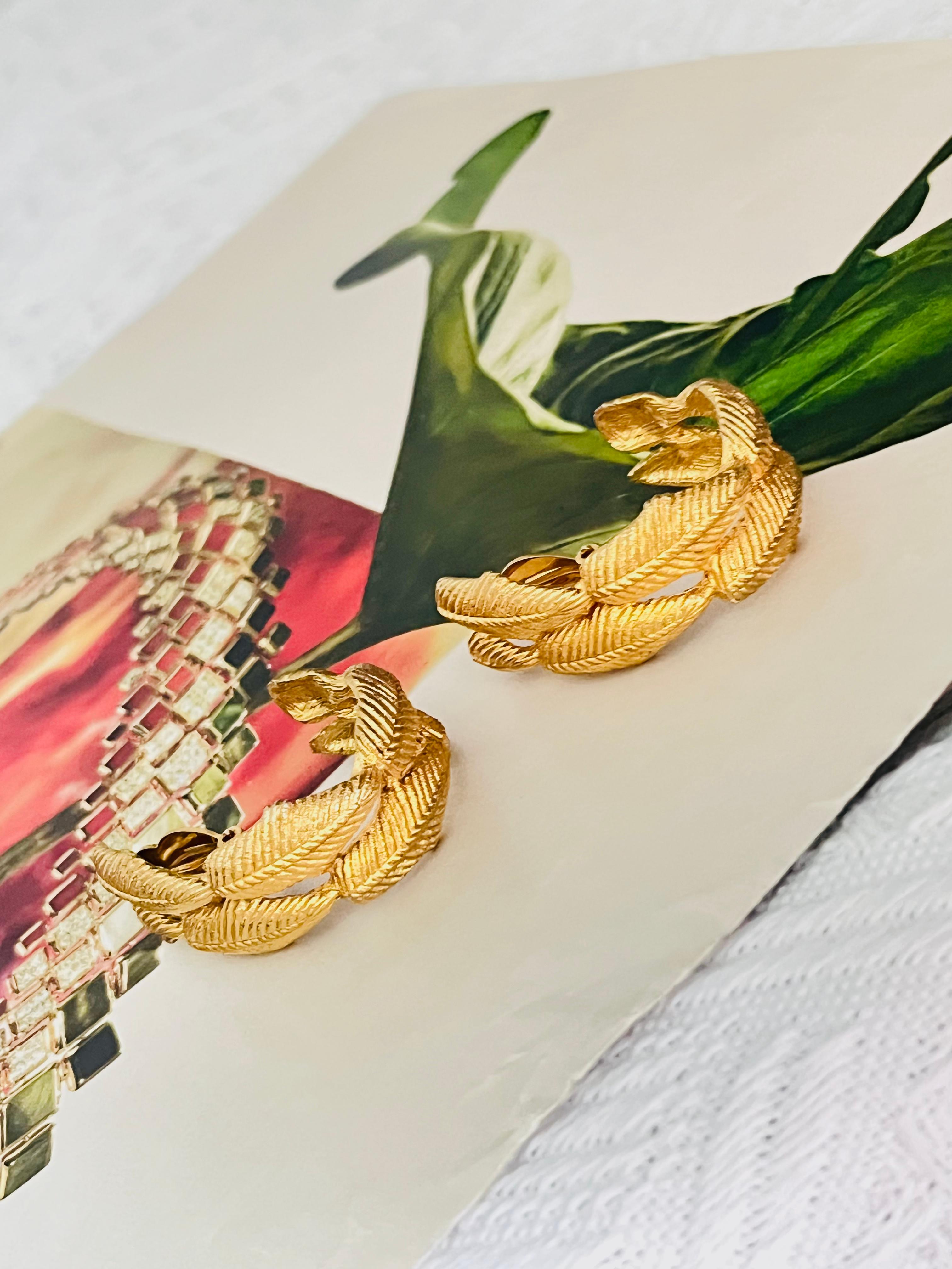 Givenchy Vintage Massive Double Leaf Circle Hoop Dome Chunky Clip Gold Earrings For Sale 1