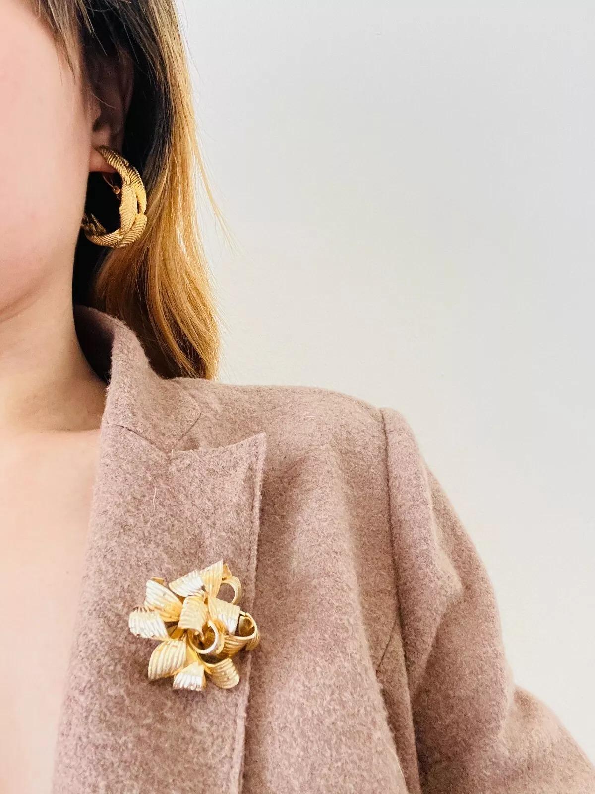 Givenchy Vintage Massive Double Leaf Circle Hoop Dome Chunky Clip Gold Earrings For Sale 4