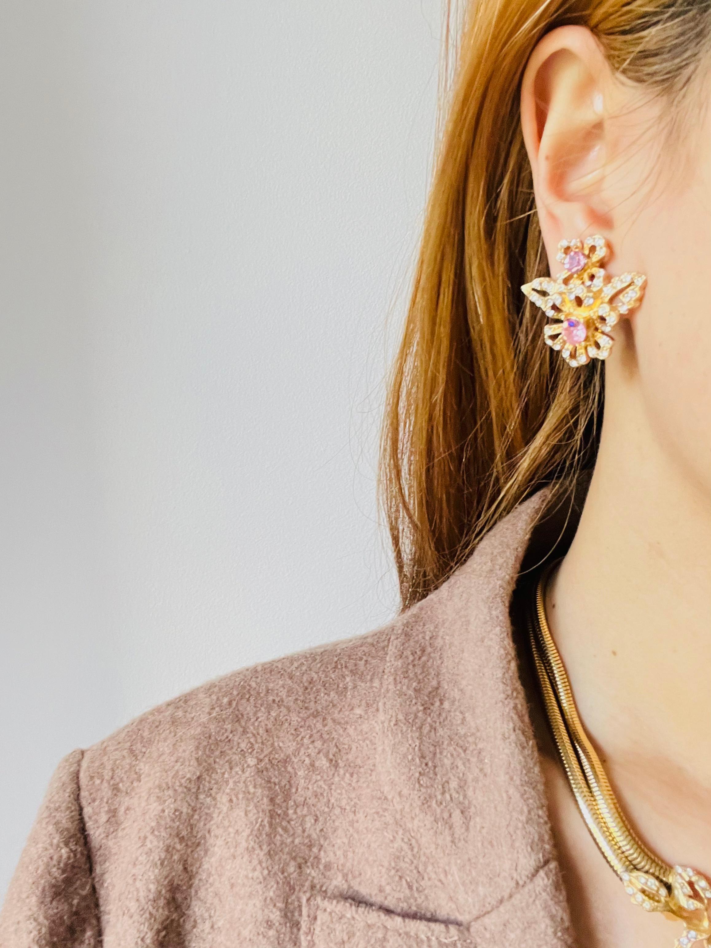 Givenchy Vintage Rosa Rose Cluster Kristall Double Flower Openwork Clip-Ohrringe im Angebot 3