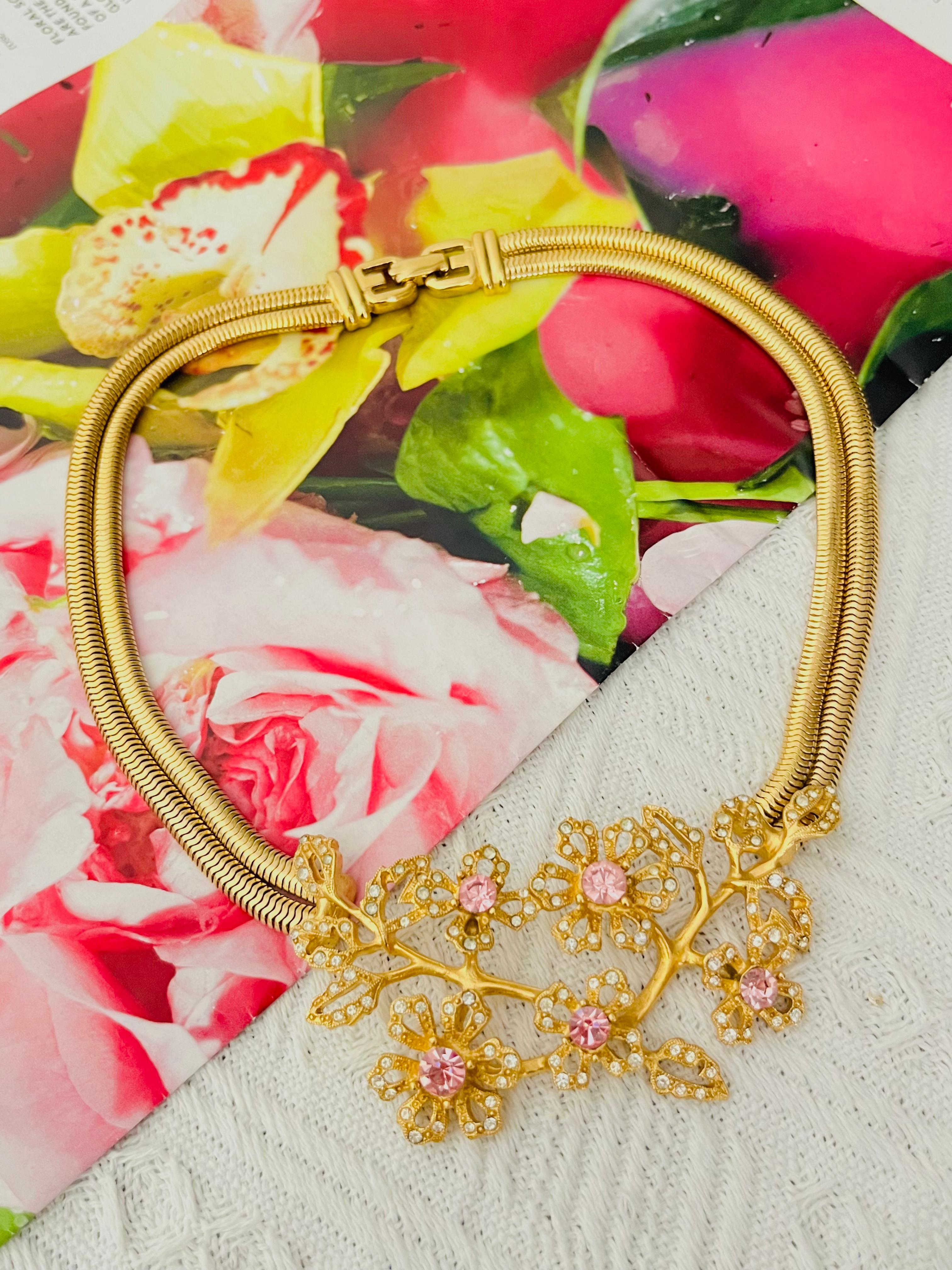 Givenchy Vintage Pink Rose Cluster Crystals Flower Double Layers Snake Necklace Excellent état - En vente à Wokingham, England