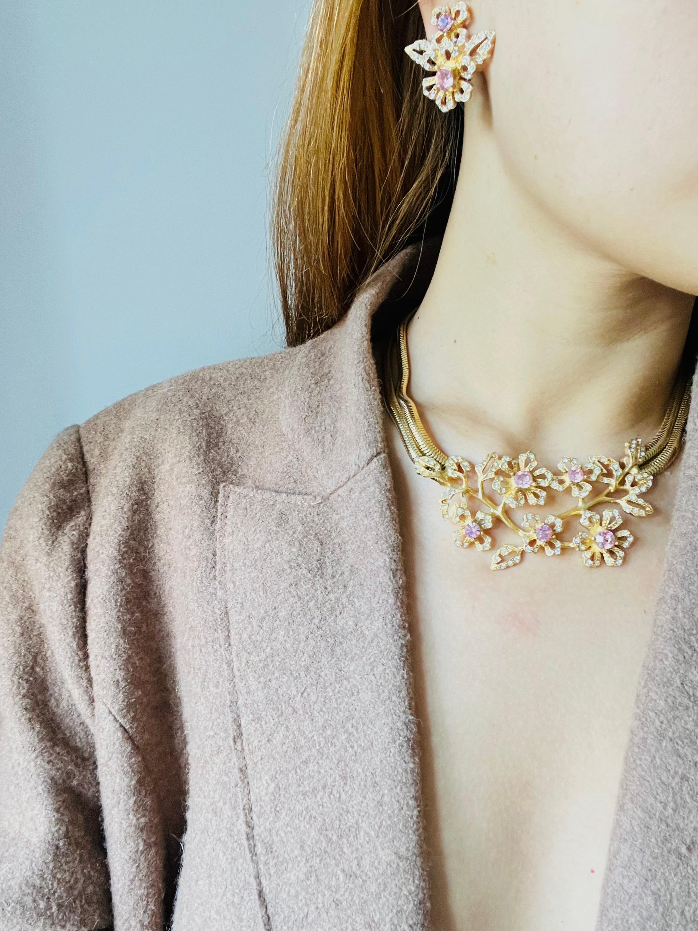 Givenchy Vintage Pink Rose Cluster Crystals Flower Double Layers Snake Necklace en vente 3