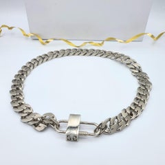 Collier à chaîne argentée Givenchy Vintage, années 1980