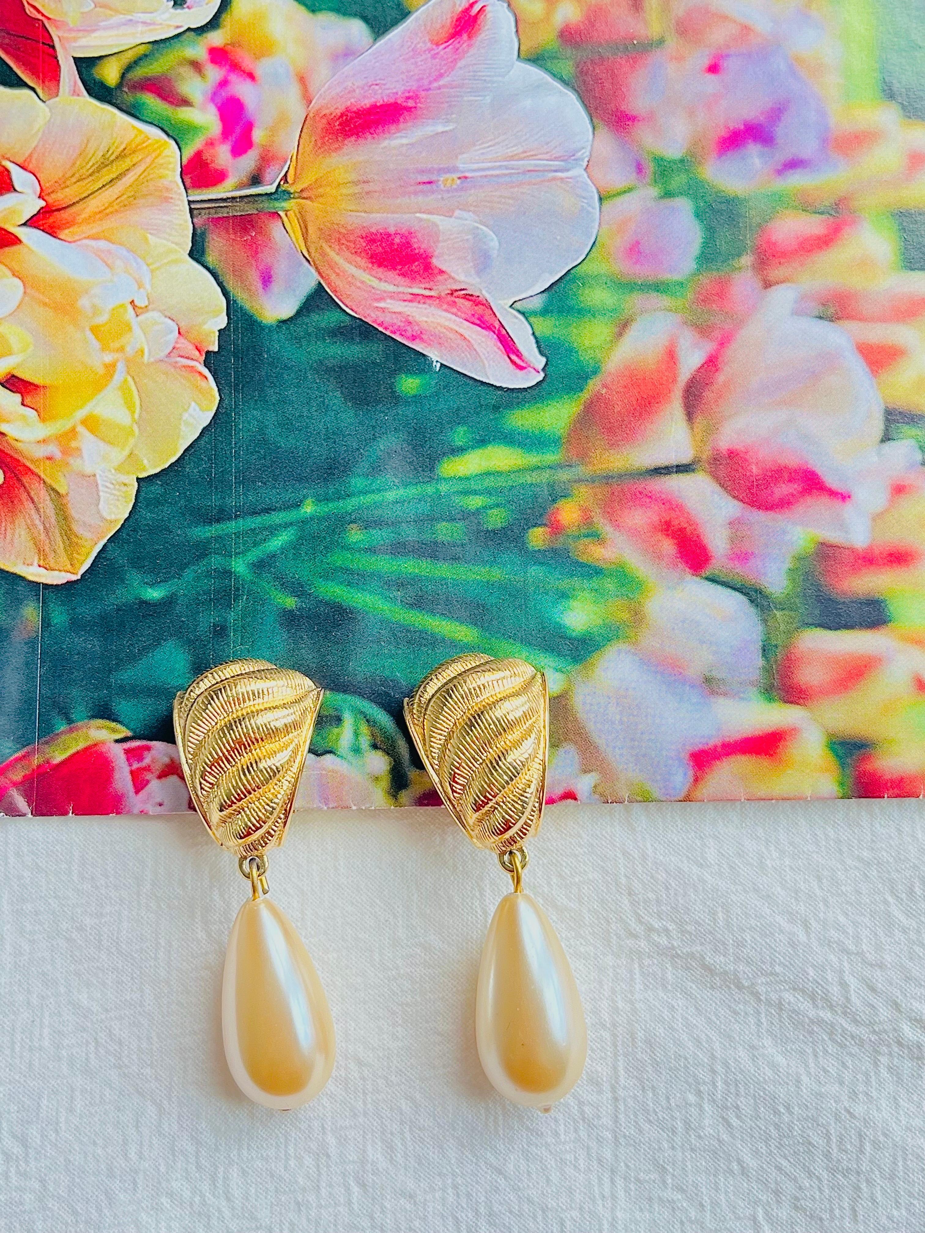 Art Deco Givenchy Vintage Textured Hoop White Pearl Tear Water Drop Elegant Clip Earrings