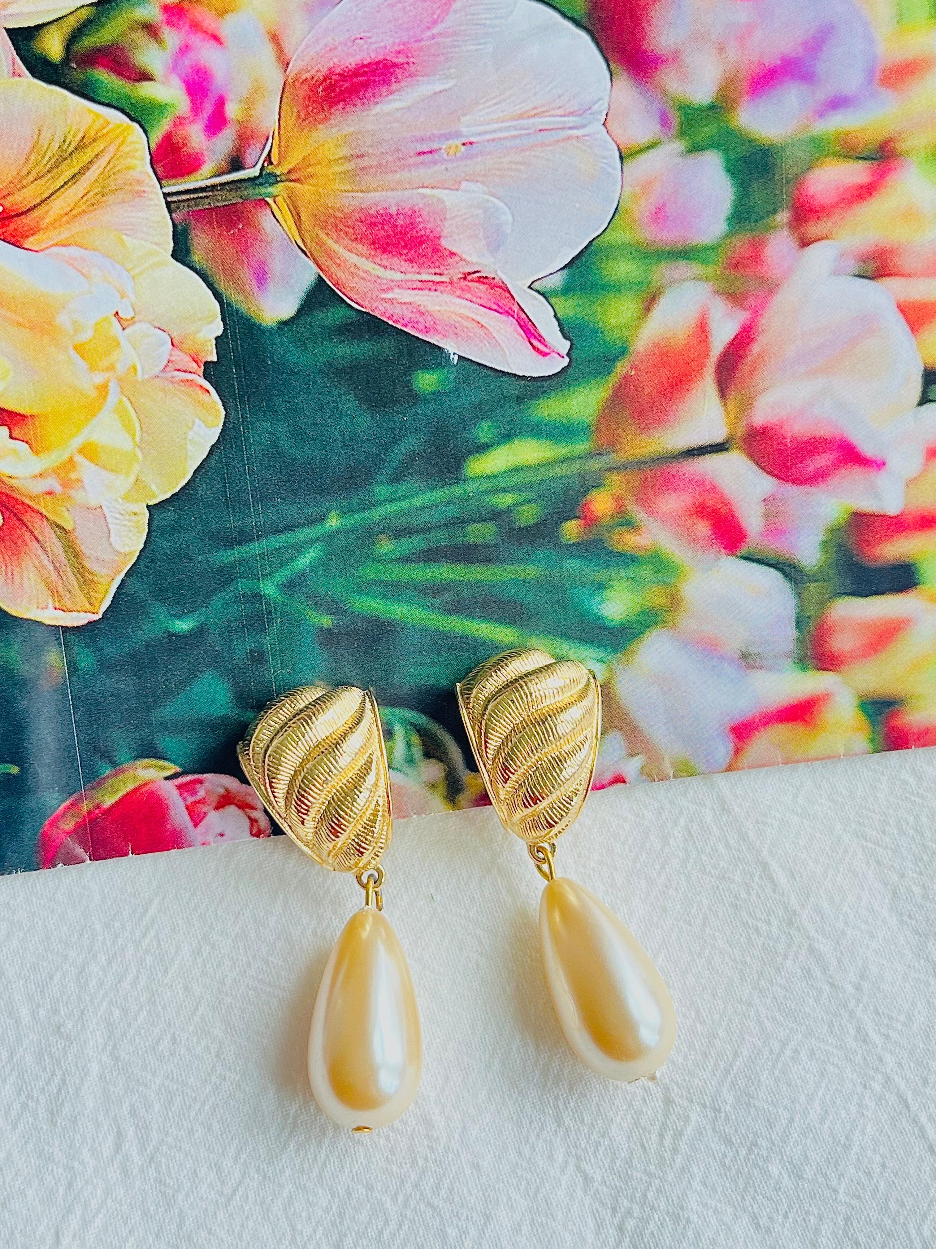 Givenchy Vintage Textured Hoop White Pearl Tear Water Drop Elegant Clip Earrings In Excellent Condition In Wokingham, England