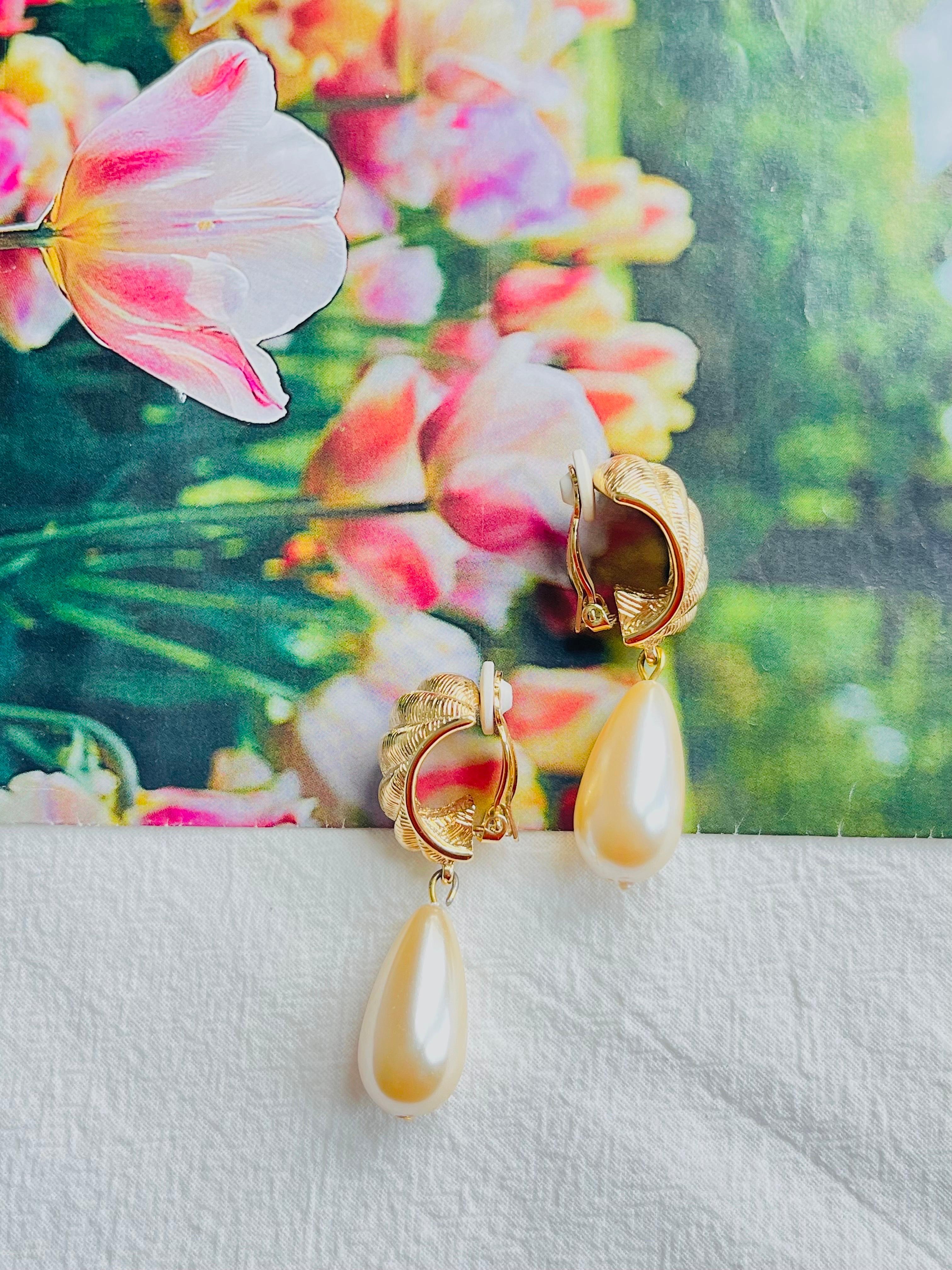Givenchy Vintage Textured Hoop White Pearl Tear Water Drop Elegant Clip Earrings For Sale 1