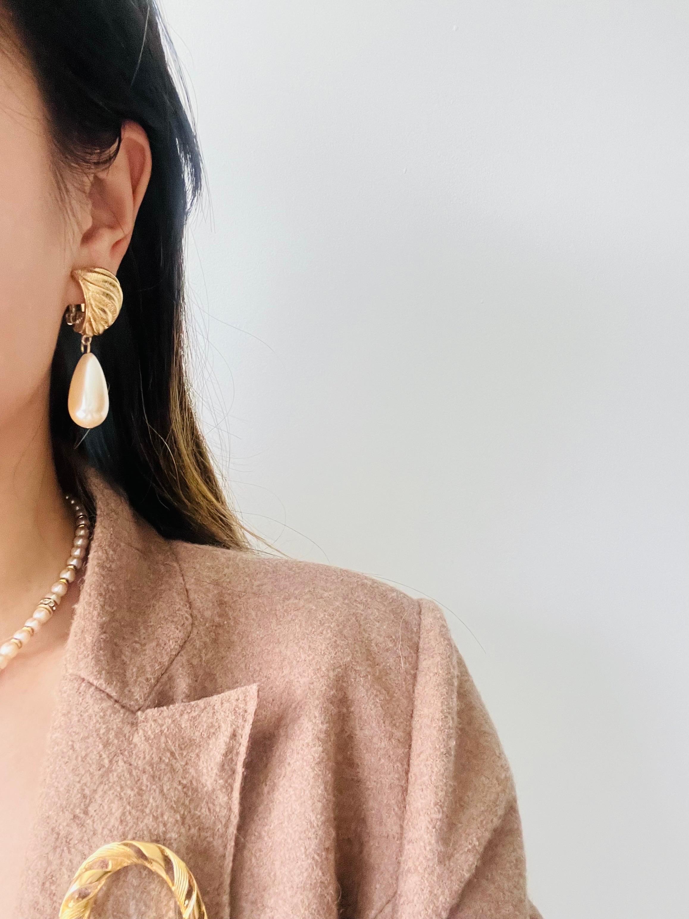 Givenchy Vintage Textured Hoop White Pearl Tear Water Drop Elegant Clip Earrings 2