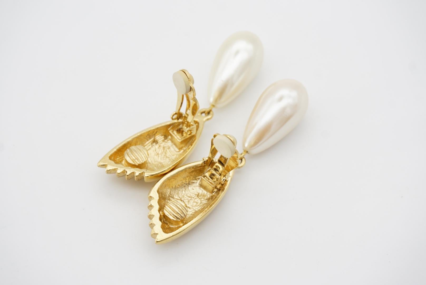 Givenchy Vintage Textured Tear Water Drop White Pearl Fan Elegant Clip Earrings For Sale 9
