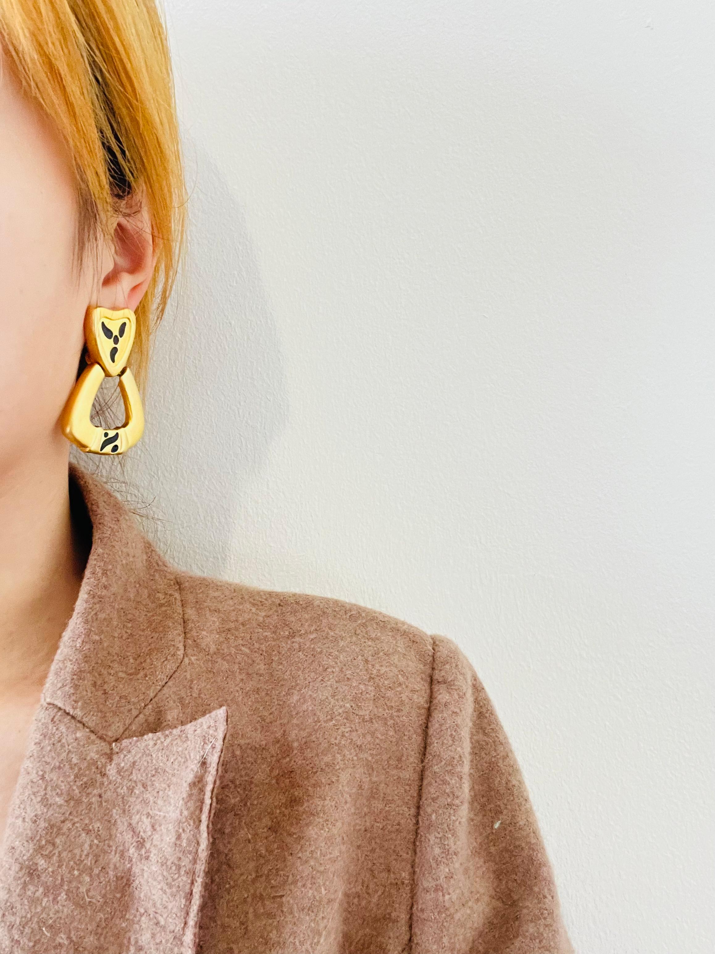 Givenchy Vintage Triangle Heart Love Black Hoop Matte Chunky Hoop Drop Earrings For Sale 1