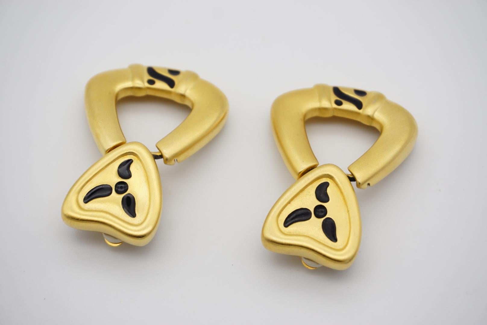 Givenchy Vintage Triangle Heart Love Black Hoop Matte Chunky Hoop Drop Earrings For Sale 3
