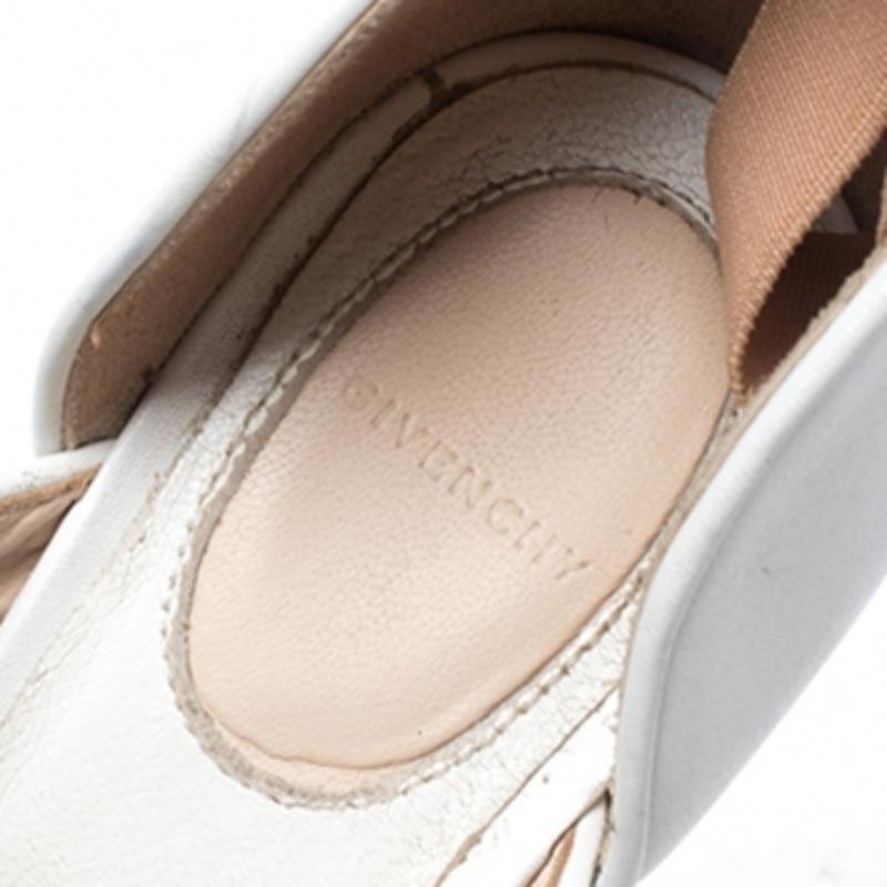 Givenchy - Sandales à talon conique en cuir blanc/beige - Taille 38 Pour femmes en vente