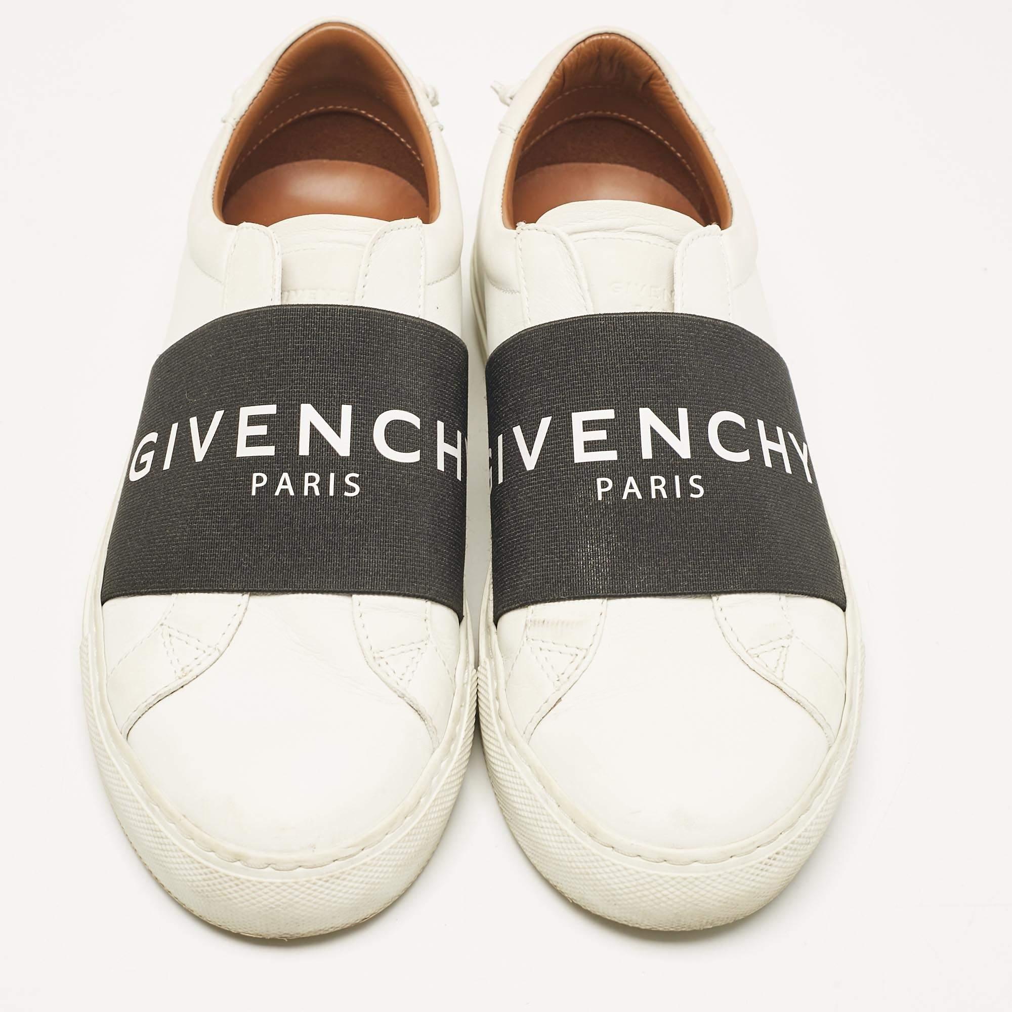 Beige Givenchy White/Black Leather Urban Street Slip On Sneakers Size 35 en vente