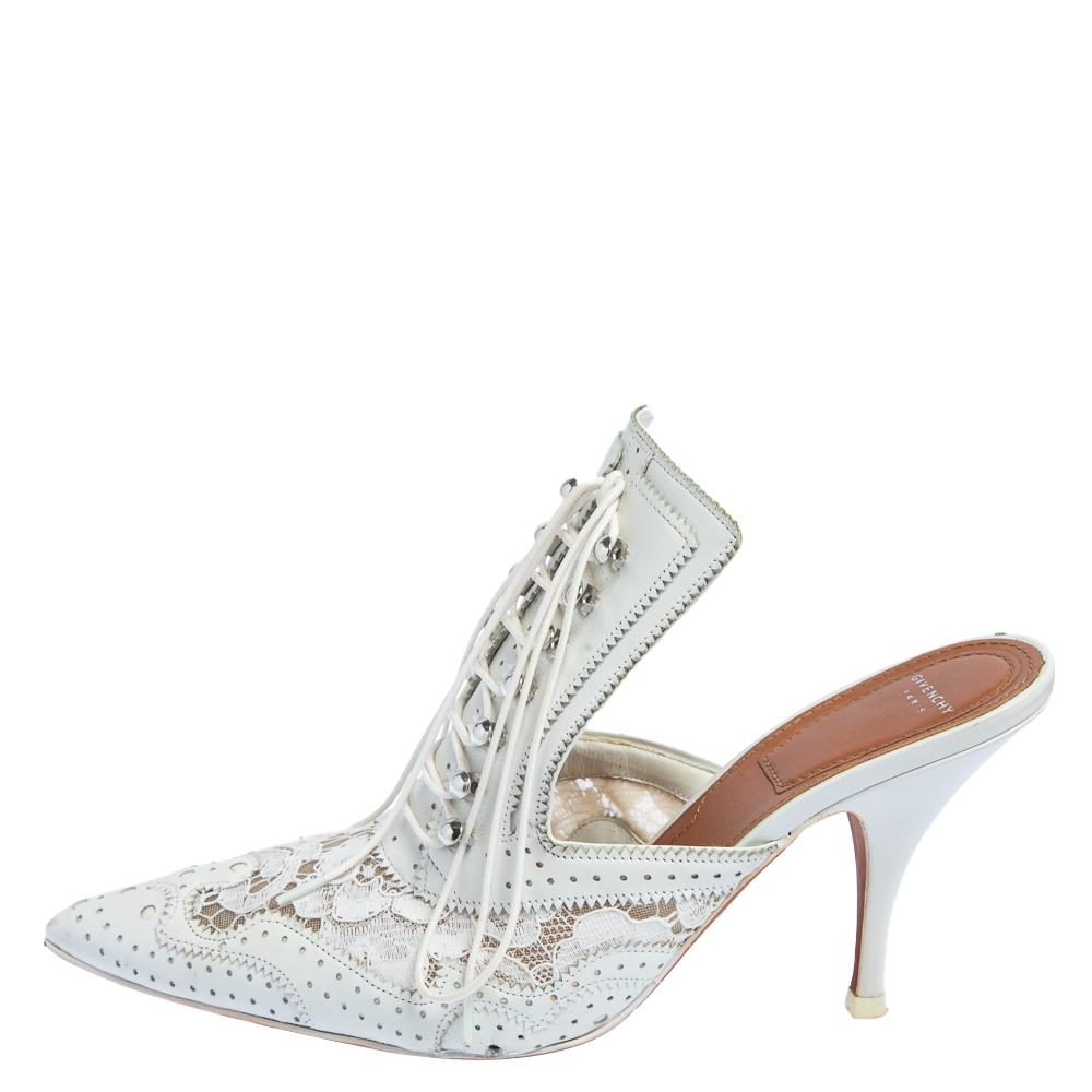 Givenchy White Brogue Leather and Lace Maremma Mules Size 37 In Good Condition In Dubai, Al Qouz 2