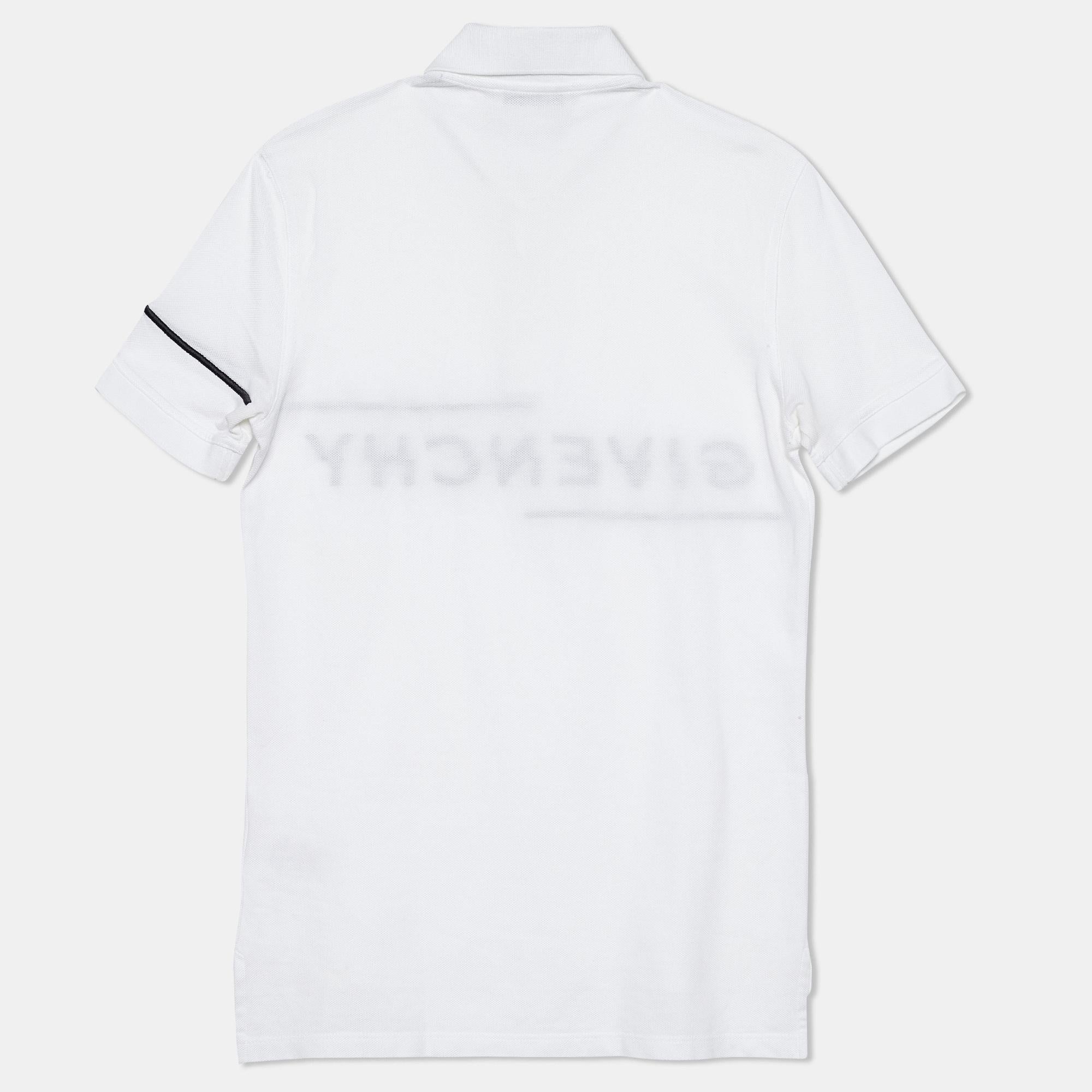 Givenchy's polo t-shirts have always been a classic pick for men. This iteration is tailored using cotton in a classic white hue and finished off with the iconic logo and a buttoned placket. Complete your casual look with a pair of shorts and