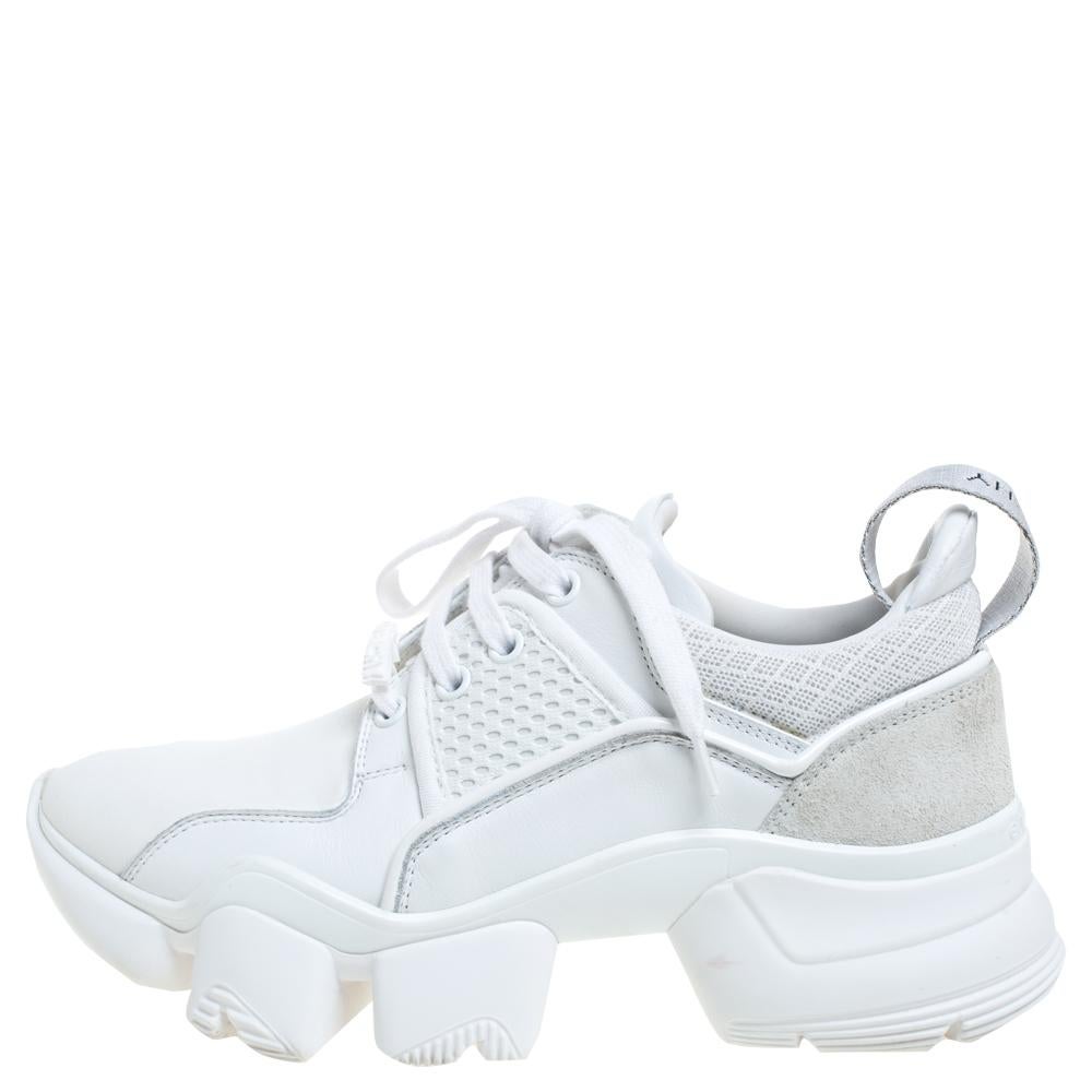 Fabulously designed to stand out and grab compliments, these Jaw sneakers from Givenchy deserve a special place in your wardrobe! White in shade, these sneakers are crafted from fabric, leather and mesh and feature round toes and lace-ups on the