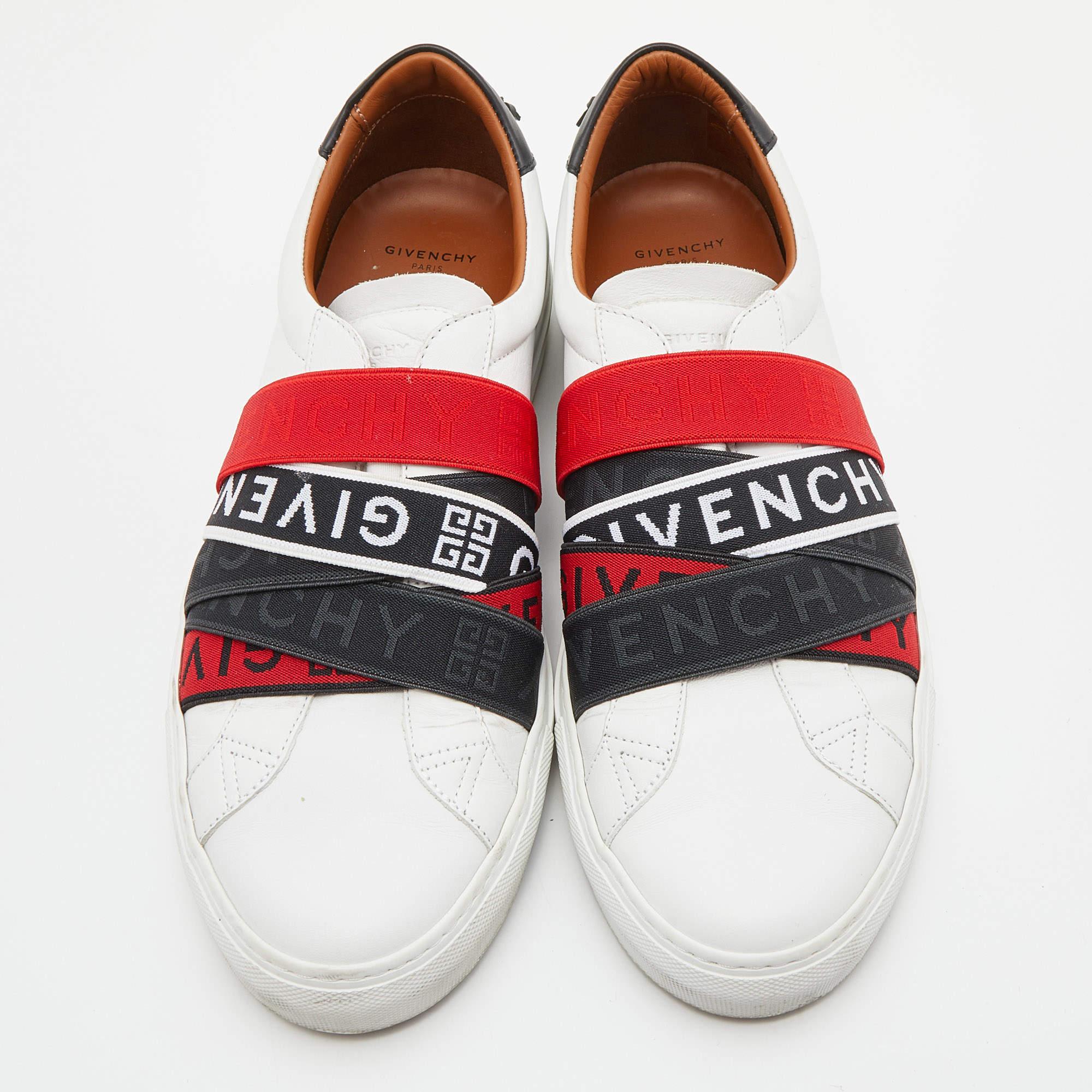 Crafted from white leather, Givenchy's sneakers are cool, casual, and smart. They feature branded elastic straps on the vamps for a fashionable look. Durability, style, and comfort make these sneakers a must-buy!

