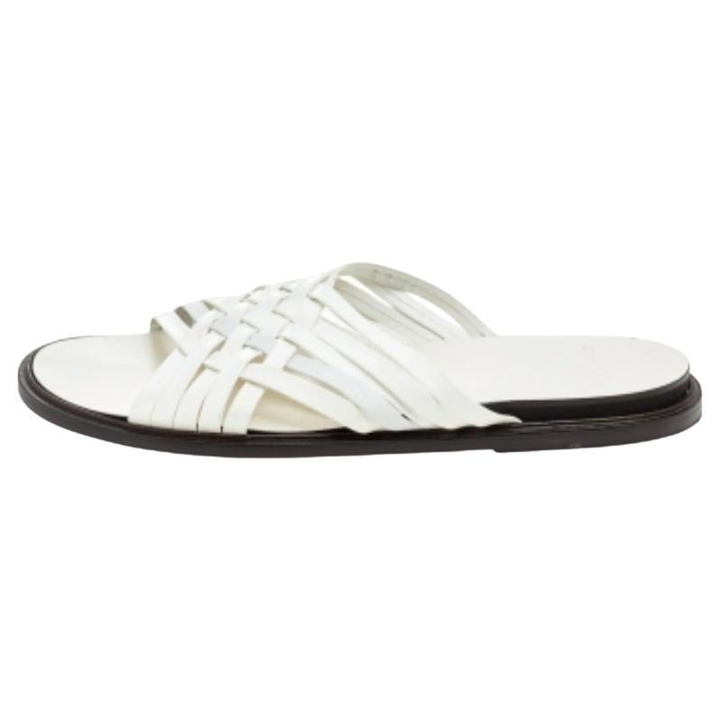 Givenchy Sandali piatti in pelle bianca con cinturino Taglia 43