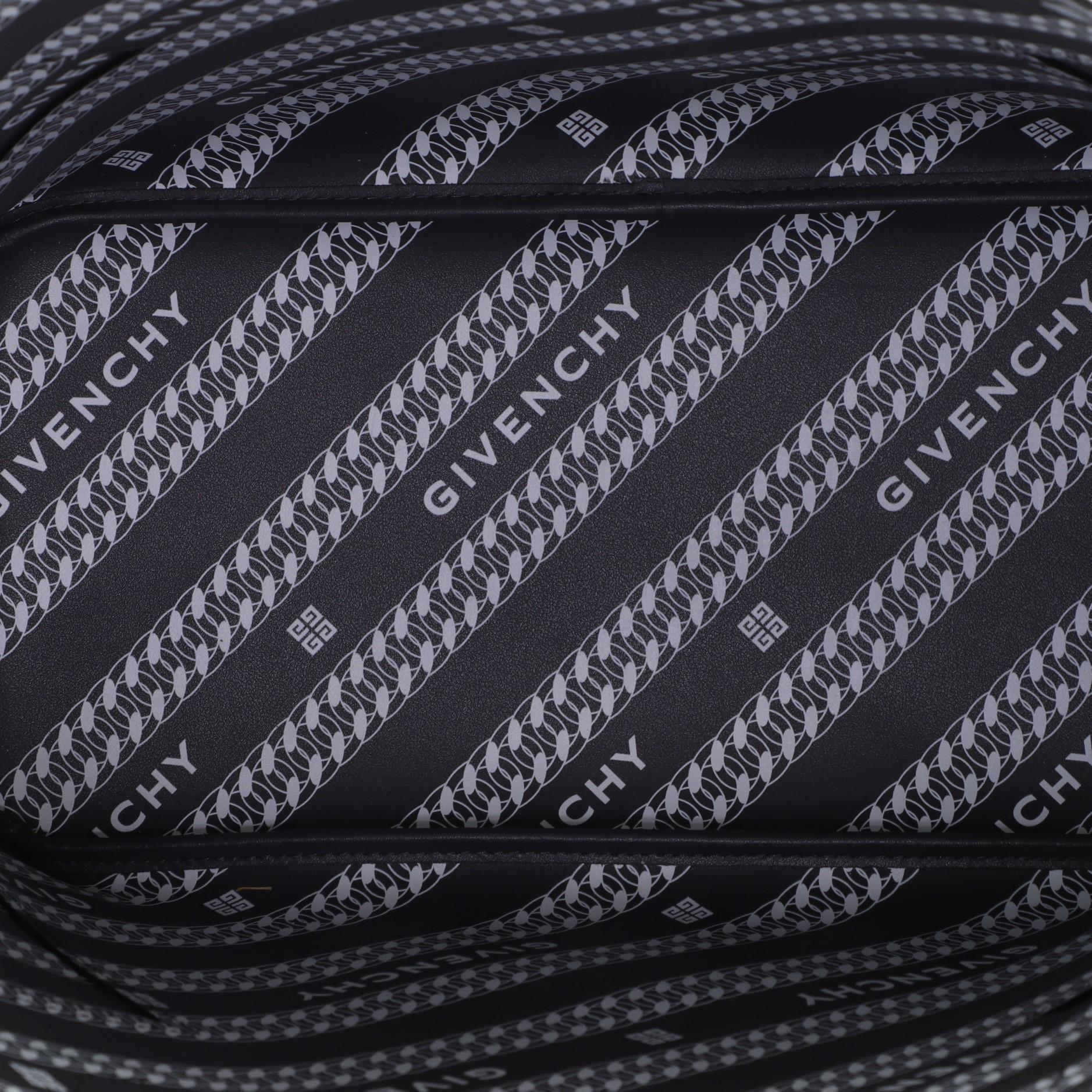 Tote aus Leder mit Flügeln von Givenchy 1