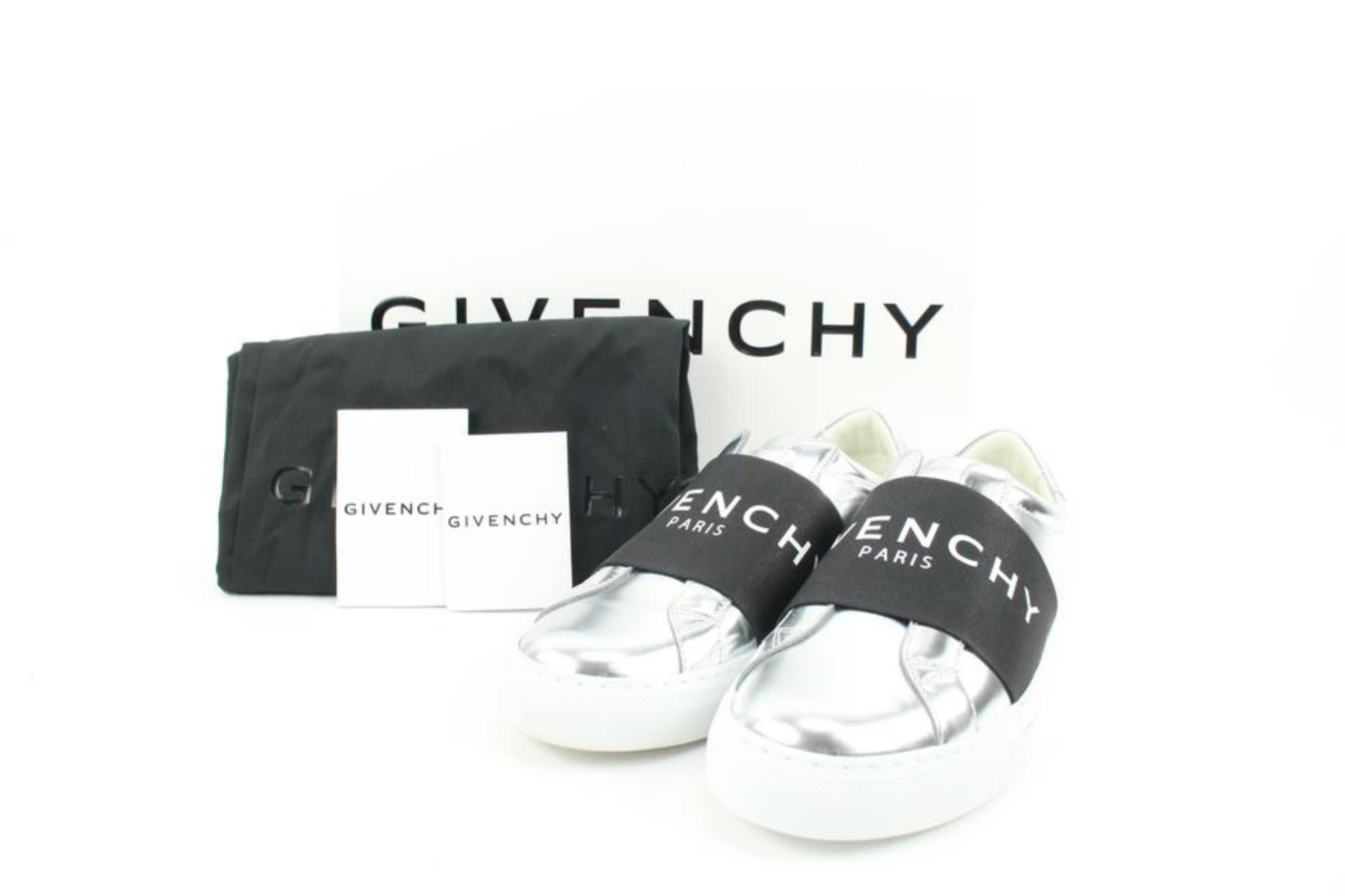 Givenchy Women's 35.5 Silver x Black Urban Street Sneaker 119gi51
Code de date/Numéro de série : DN 0241
Fabriqué en : Portugal
Mesures : Longueur :  9.6