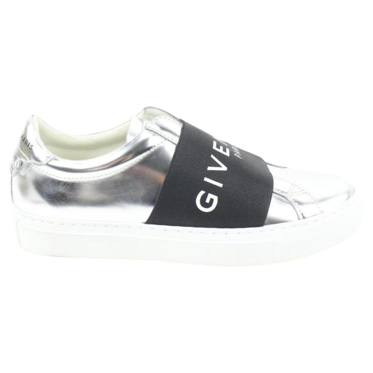 Givenchy Women's 35.5 Silver x Black Urban Street Sneaker 119gi51 For Sale  at 1stDibs