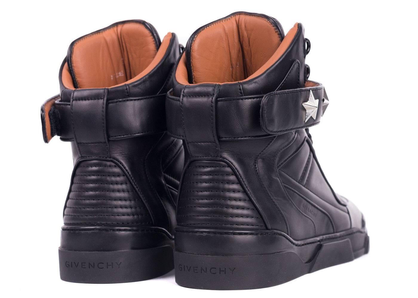 Givenchy Womens Black Tyson Stars Leather High Top Sneakers In New Condition For Sale In Brooklyn, NY